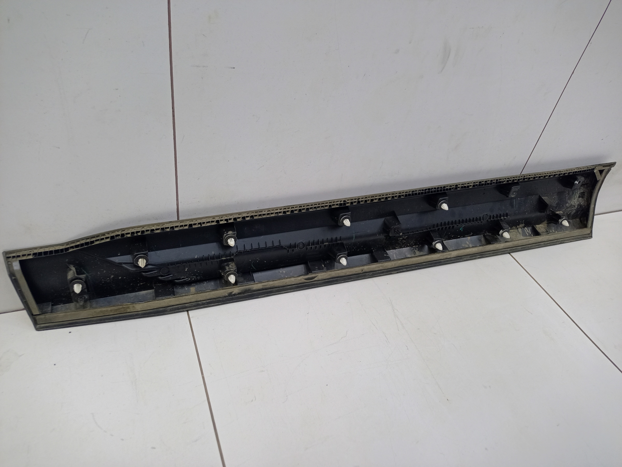 Накладка двери передней правой Geely Coolray Restail