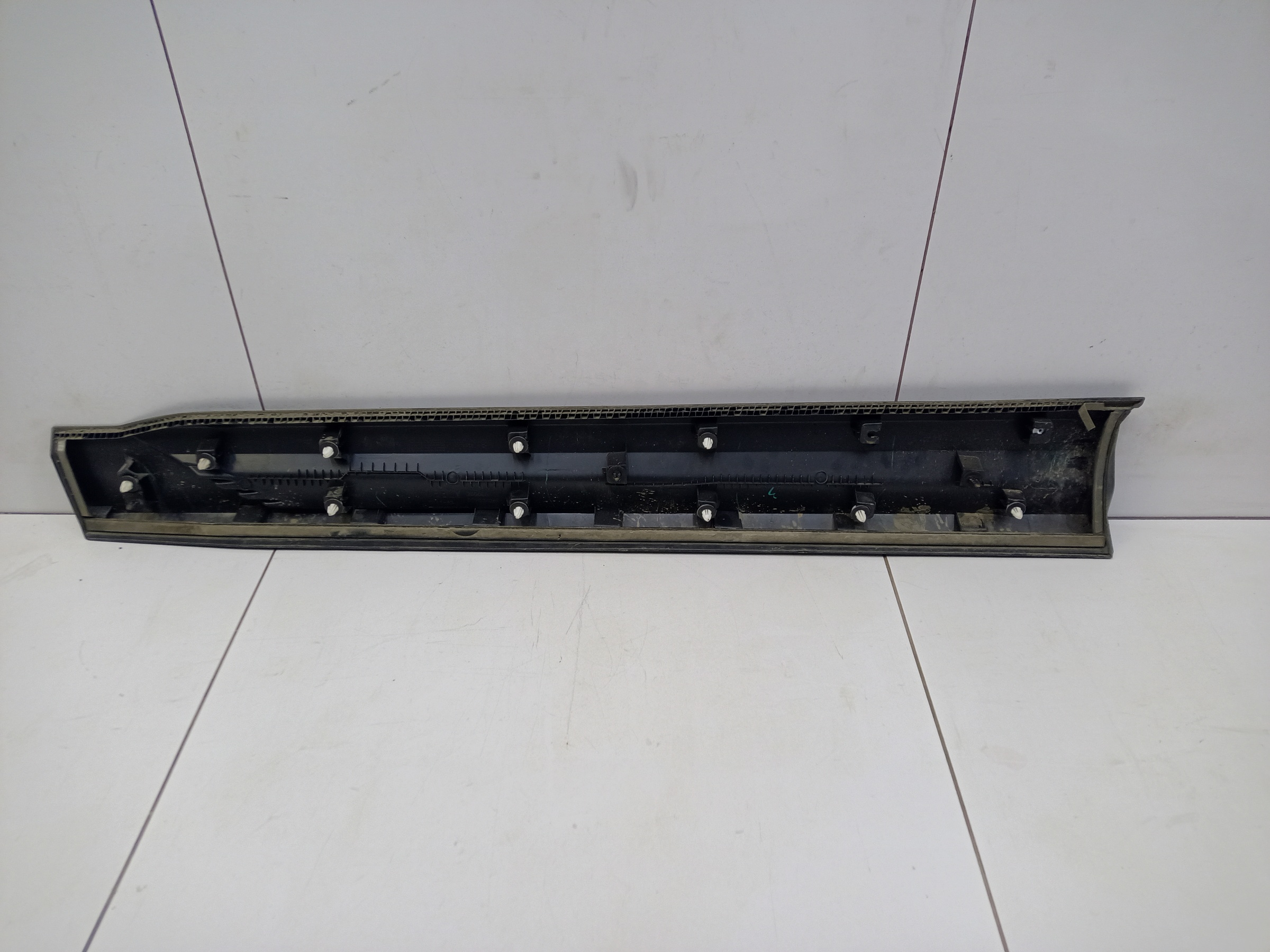 Накладка двери передней правой Geely Coolray Restail