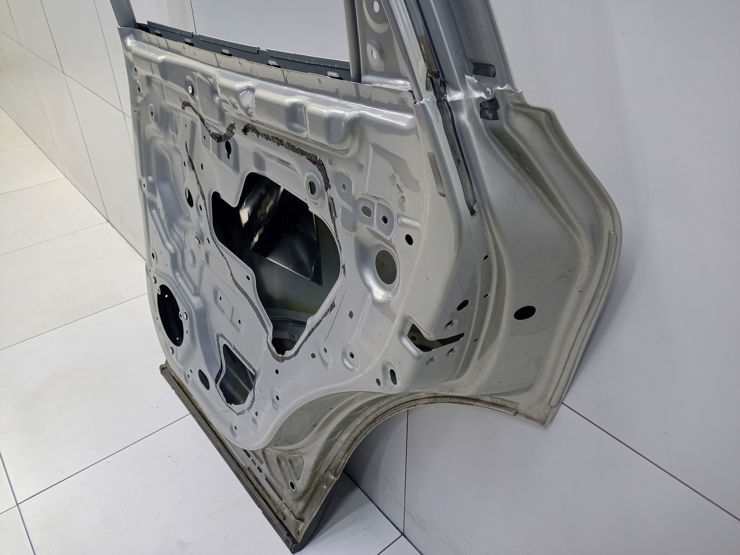 Дверь задняя правая Hongqi HS5