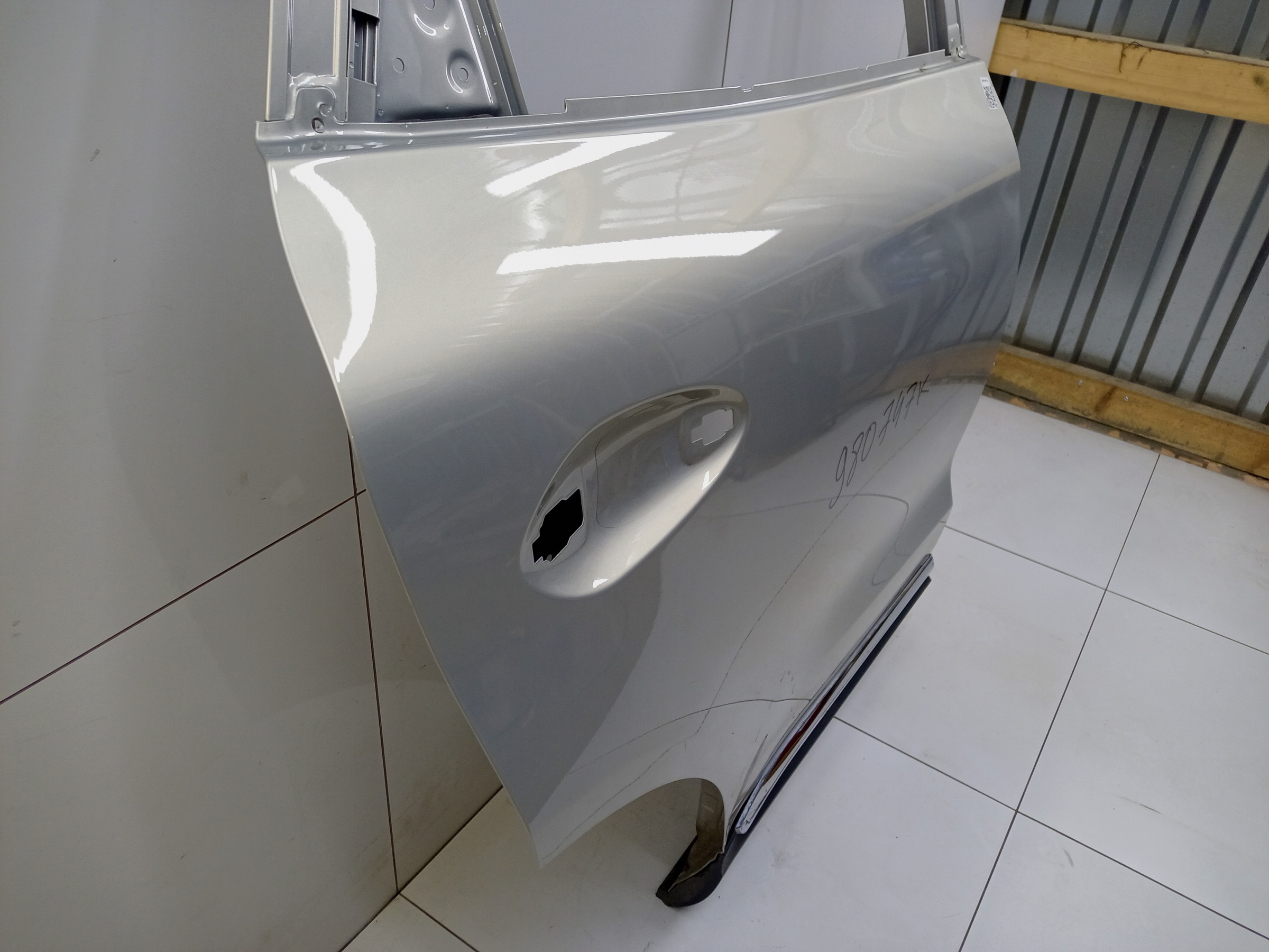 Дверь задняя правая Hongqi HS5