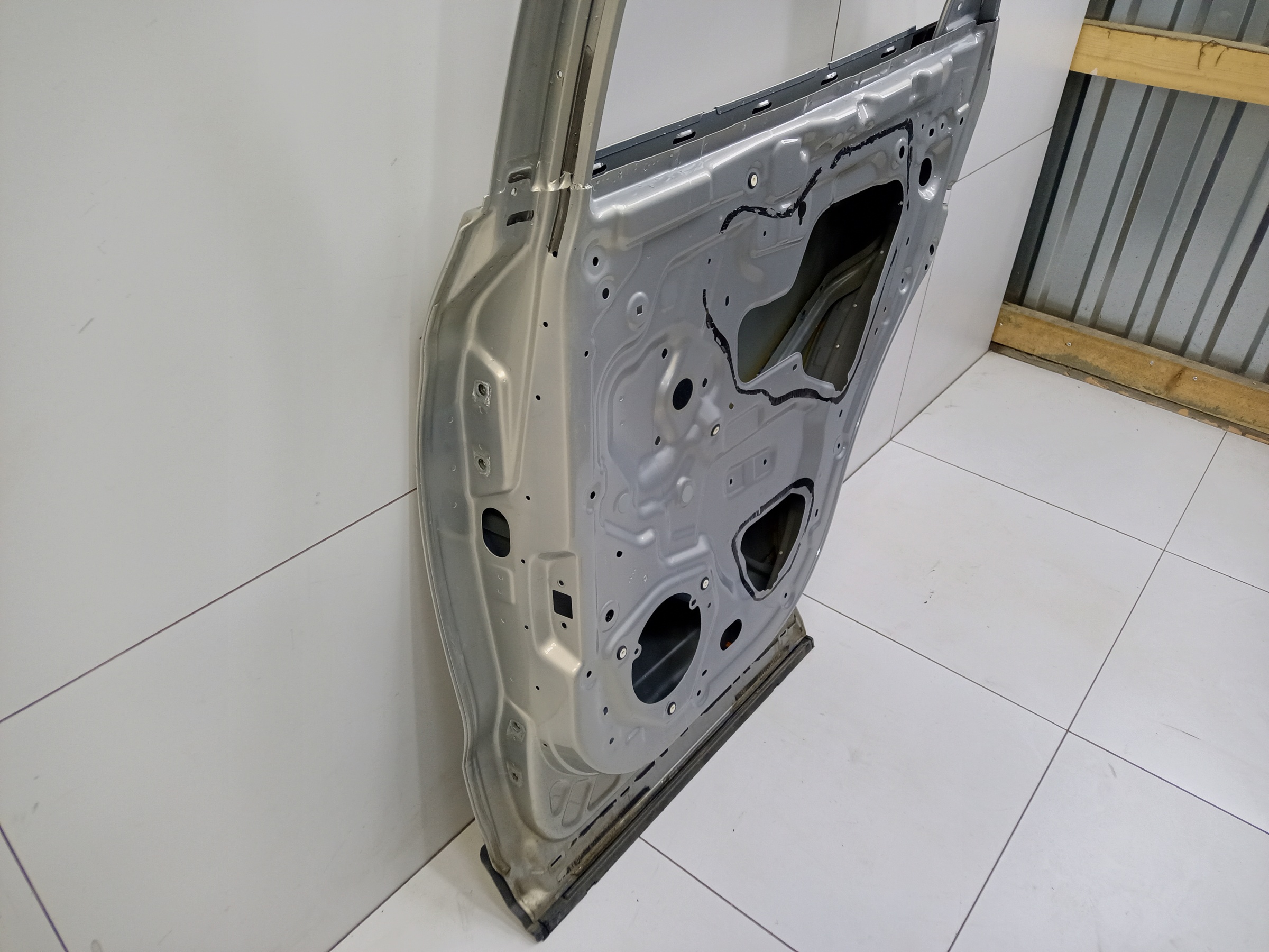 Дверь задняя правая Hongqi HS5