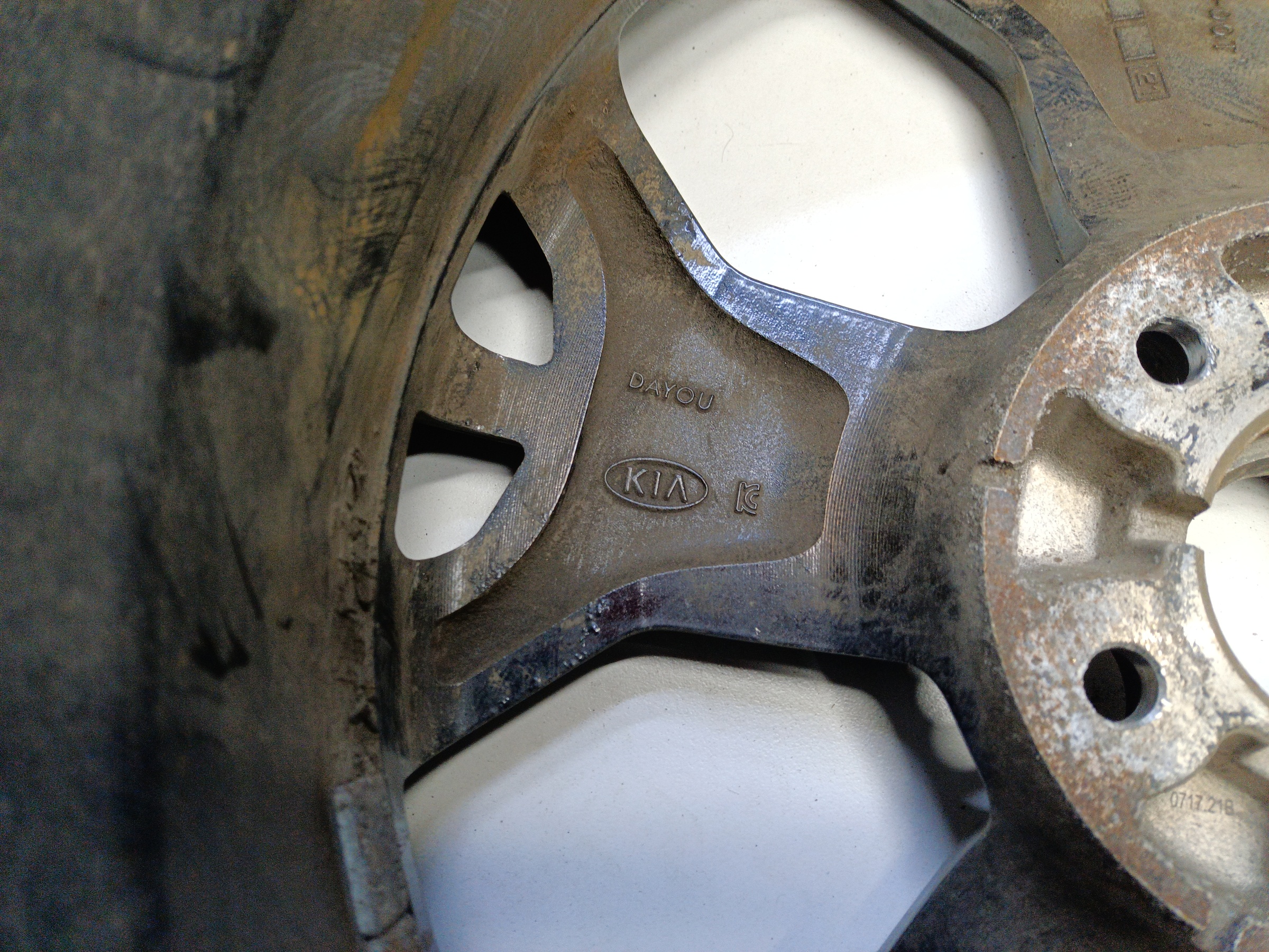 Диск колеса литой Kia Seltos R17