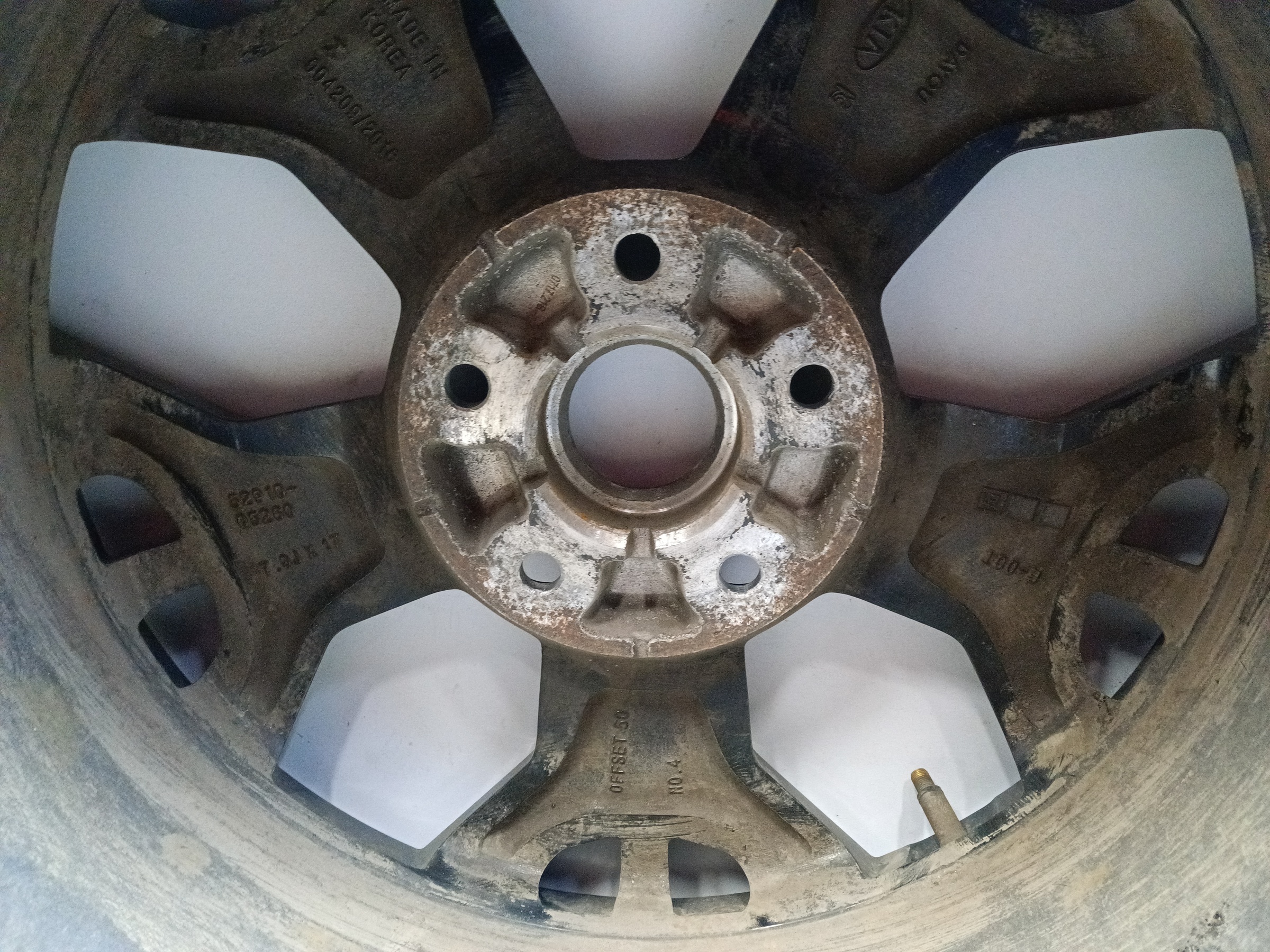 Диск колеса литой Kia Seltos R17