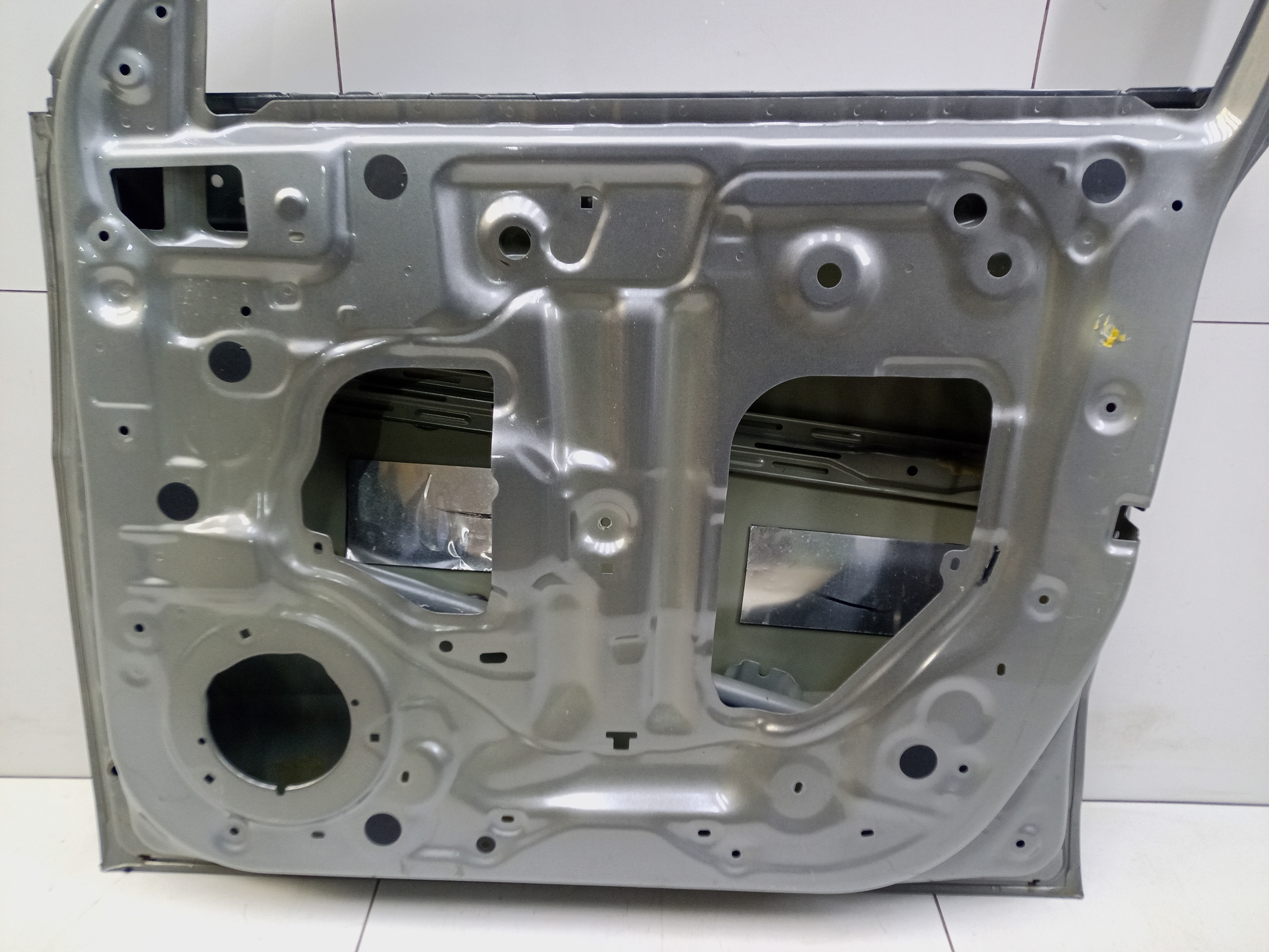 Дверь передняя правая Haval Jolion без молдинга