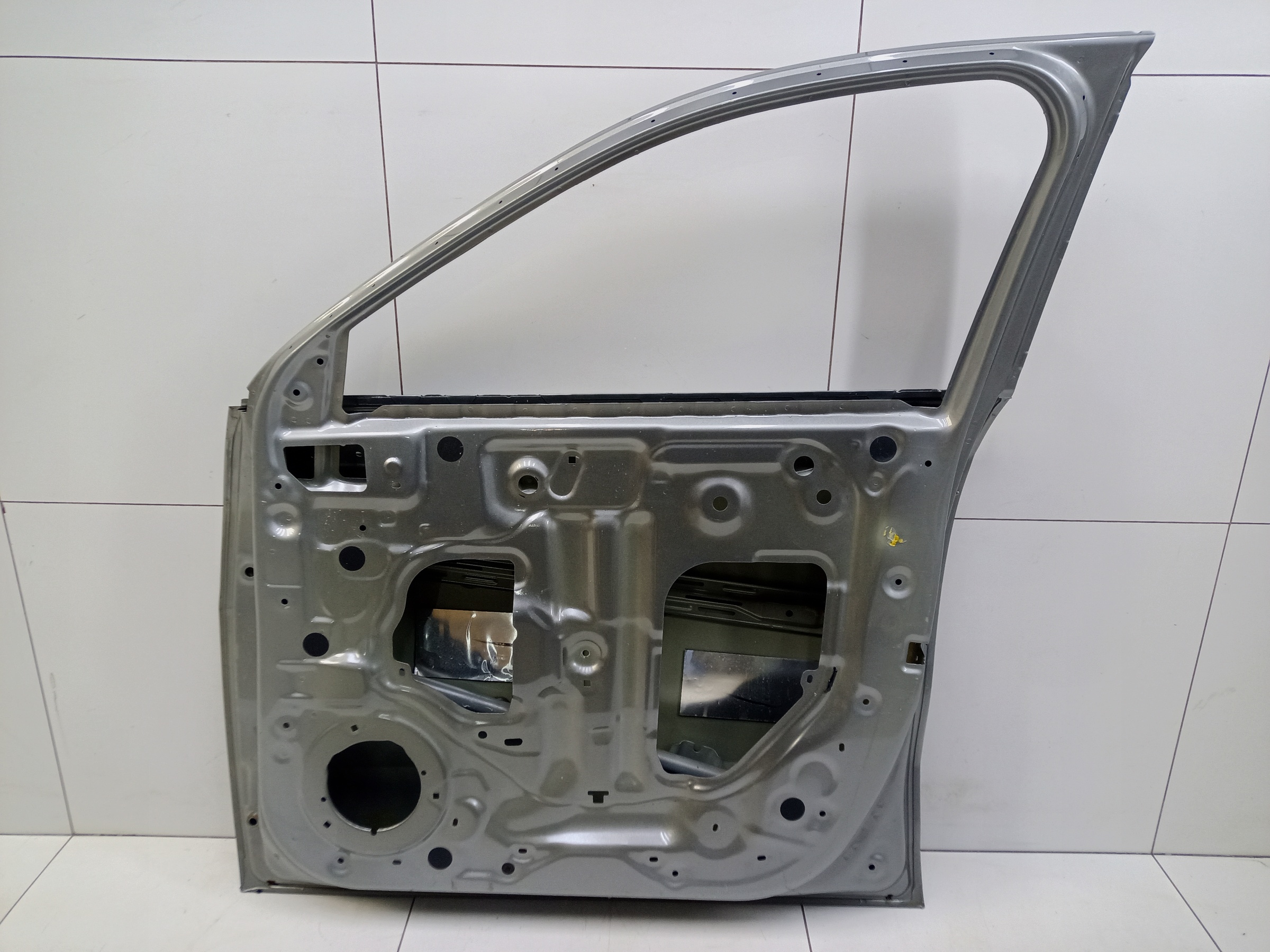 Дверь передняя правая Haval Jolion без молдинга