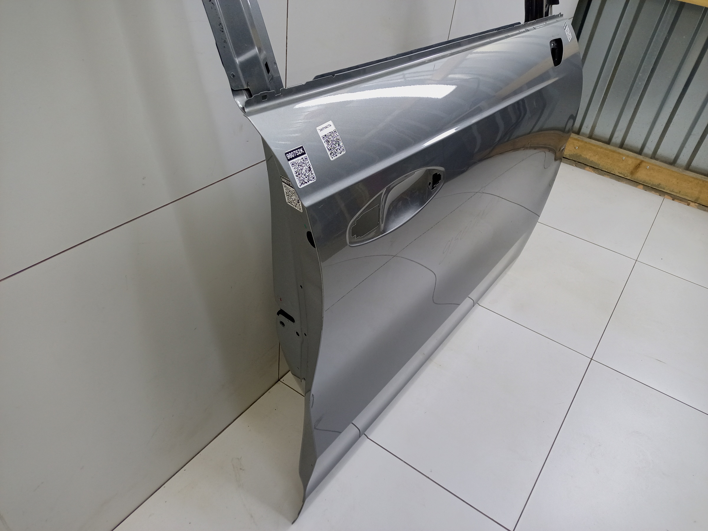 Дверь передняя правая Haval Jolion без молдинга