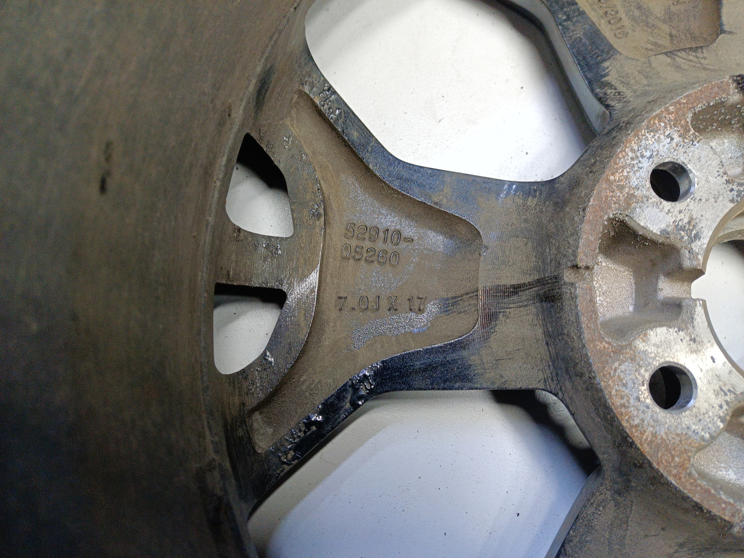 Диск колеса литой Kia Seltos R17