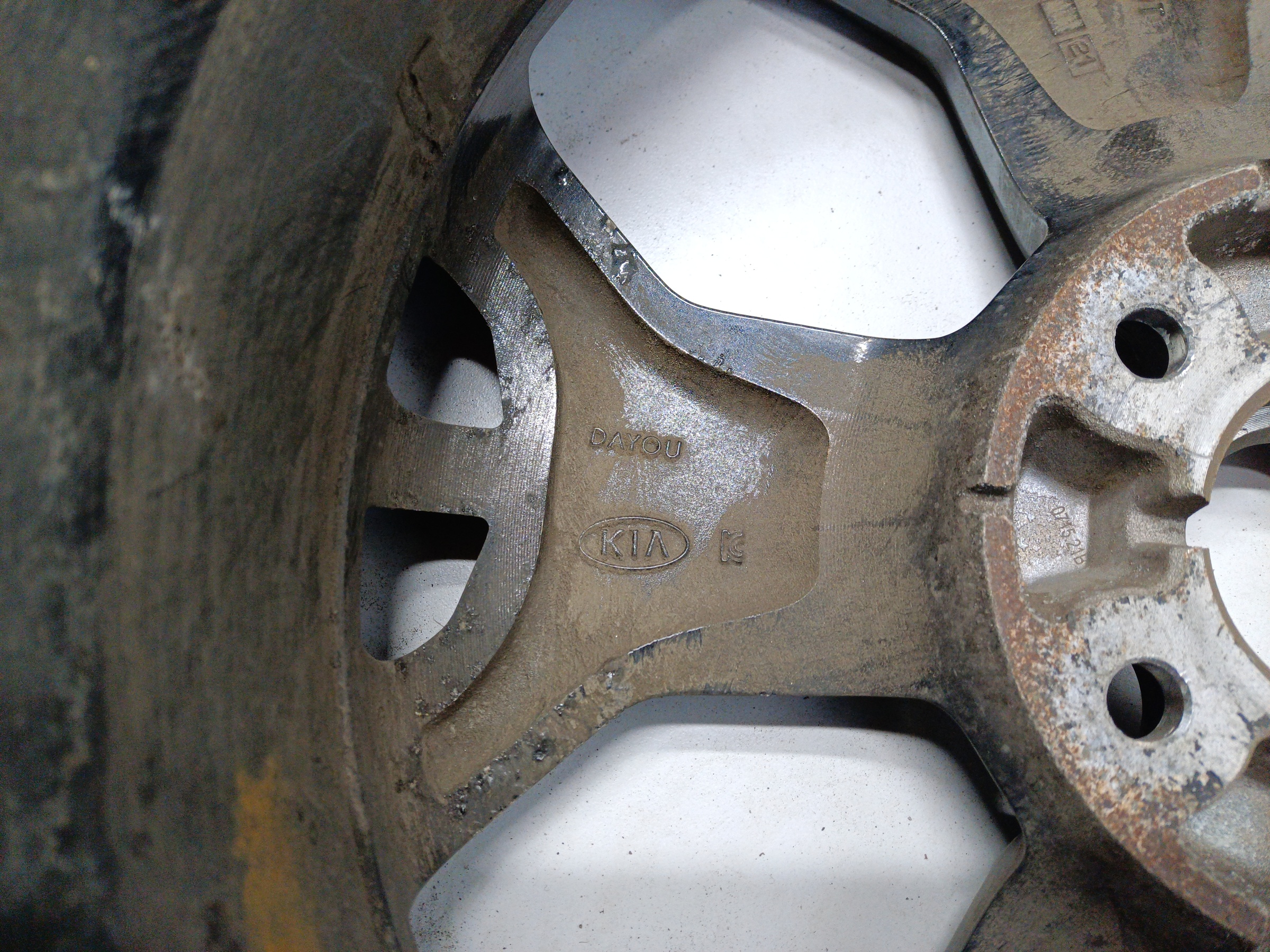 Диск колеса литой Kia Seltos R17