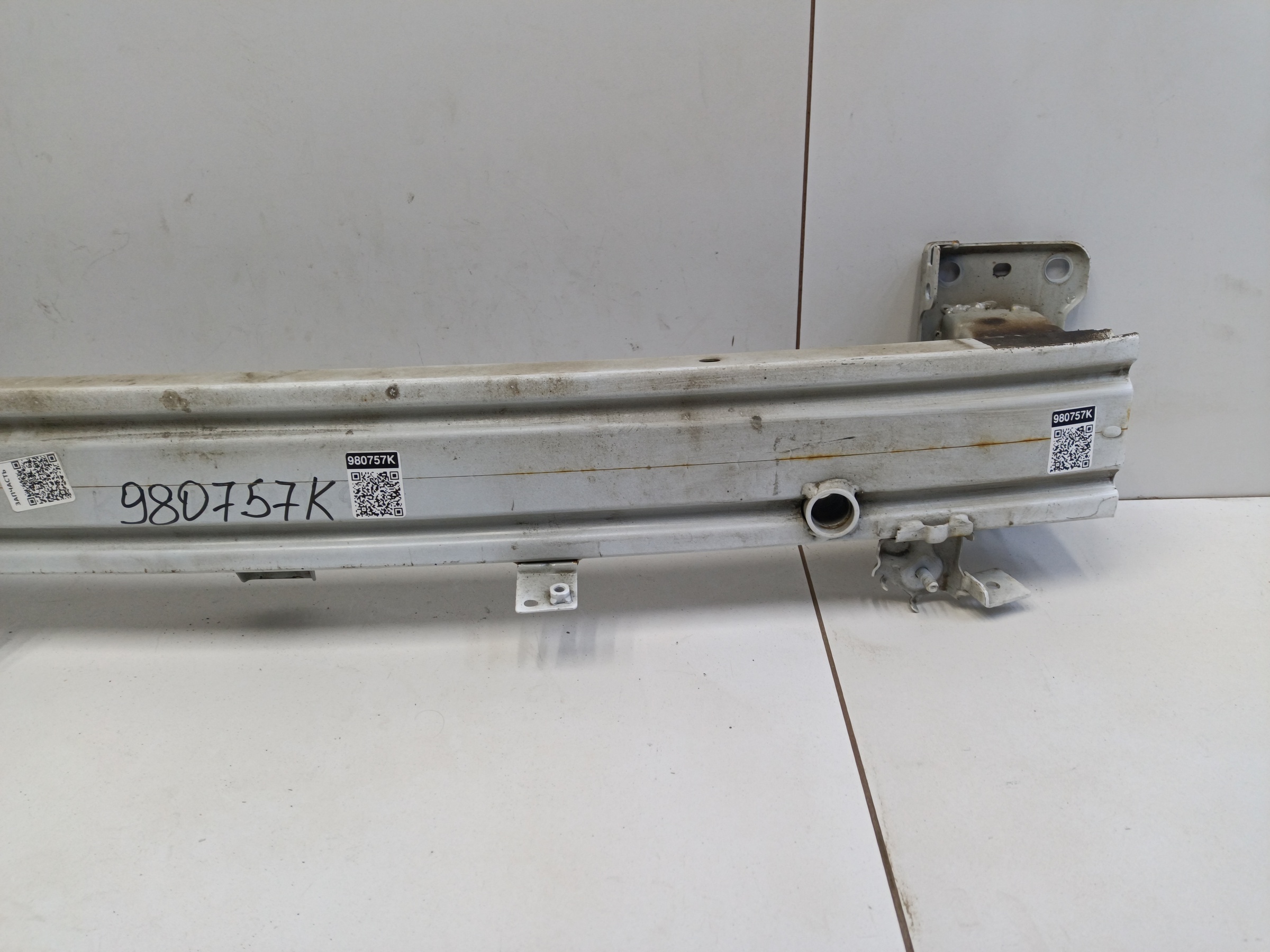 Усилитель переднего бампера Geely Coolray