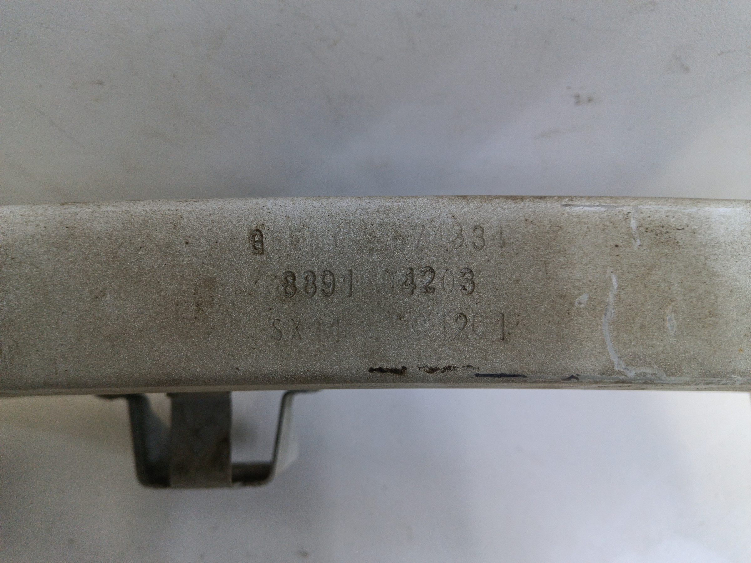 Усилитель переднего бампера Geely Coolray