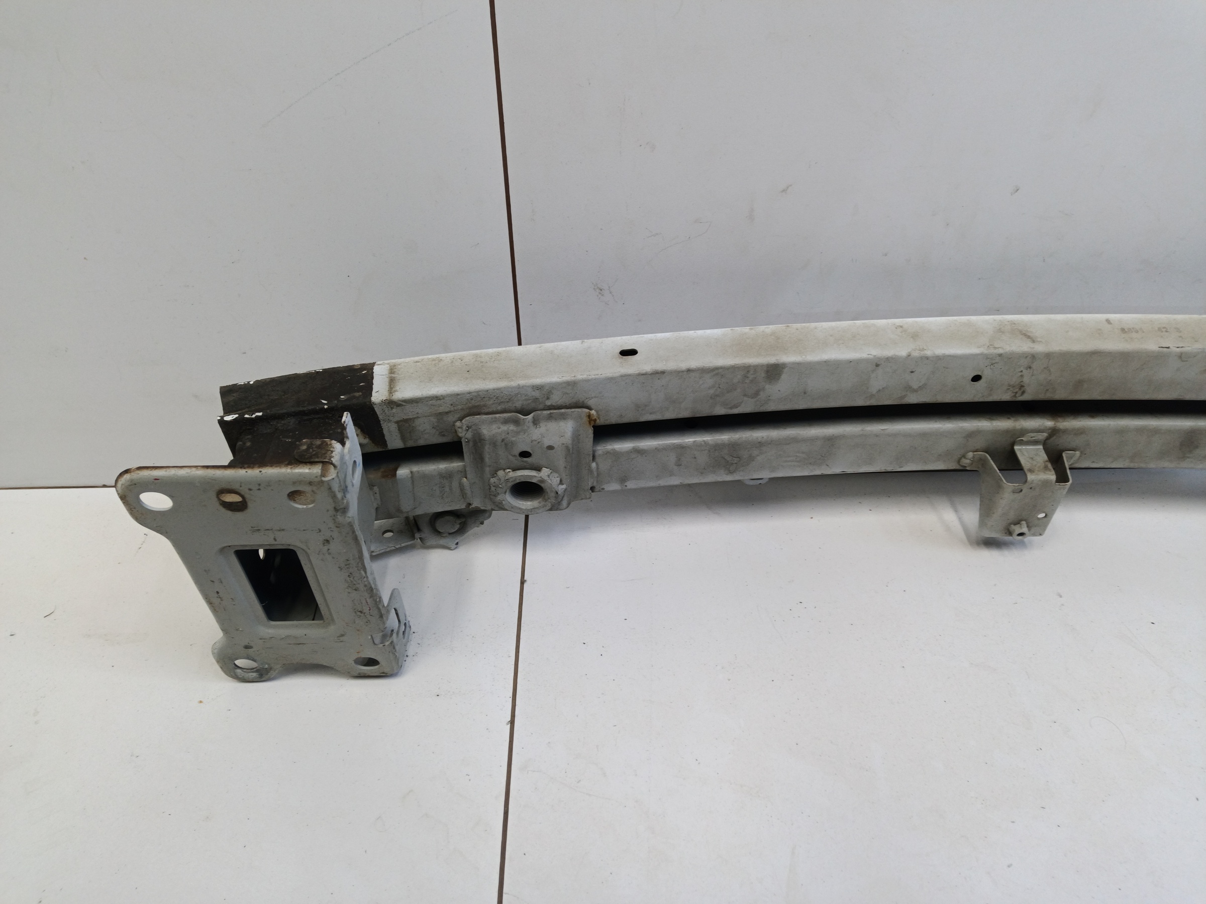 Усилитель переднего бампера Geely Coolray