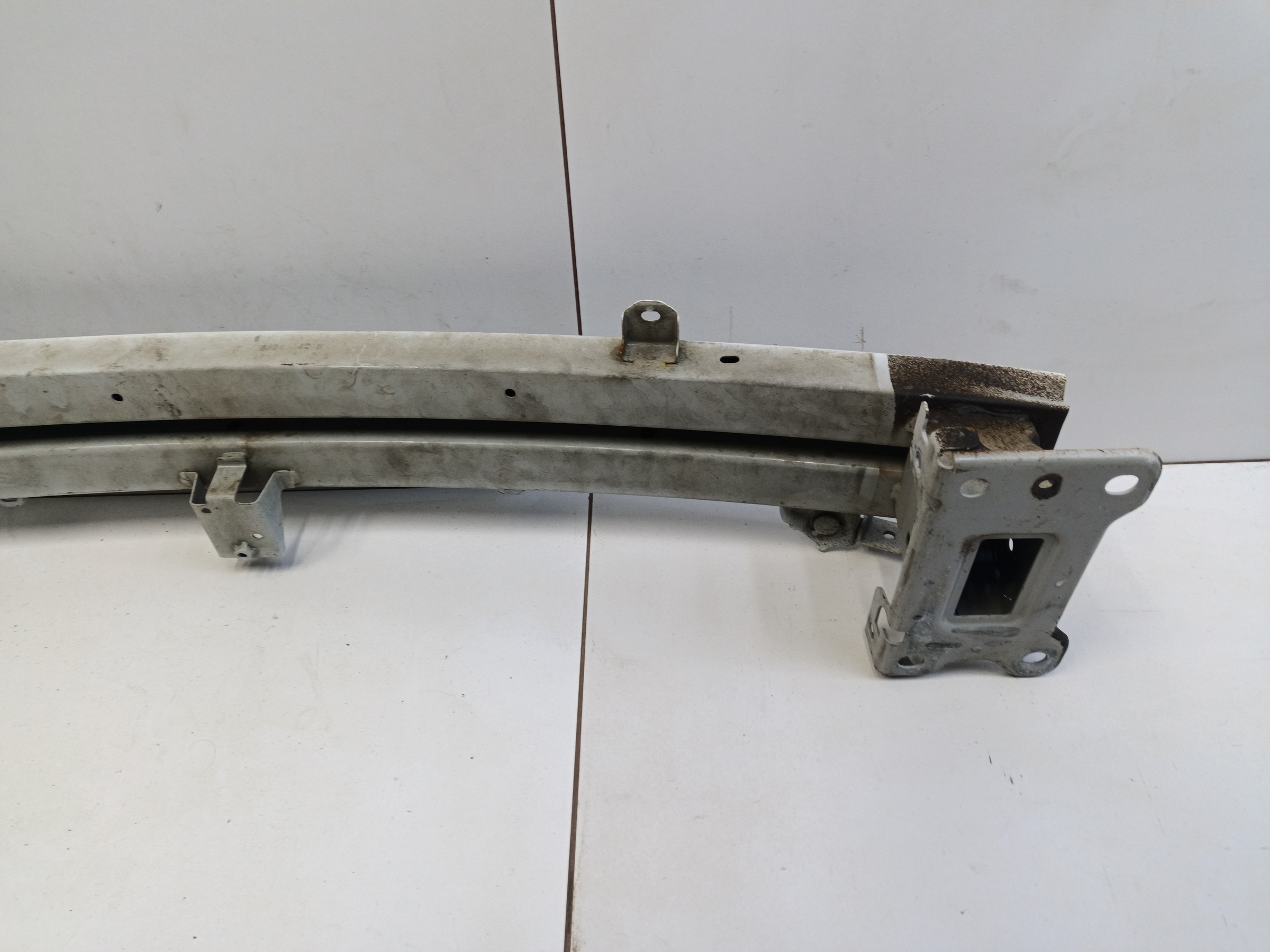 Усилитель переднего бампера Geely Coolray