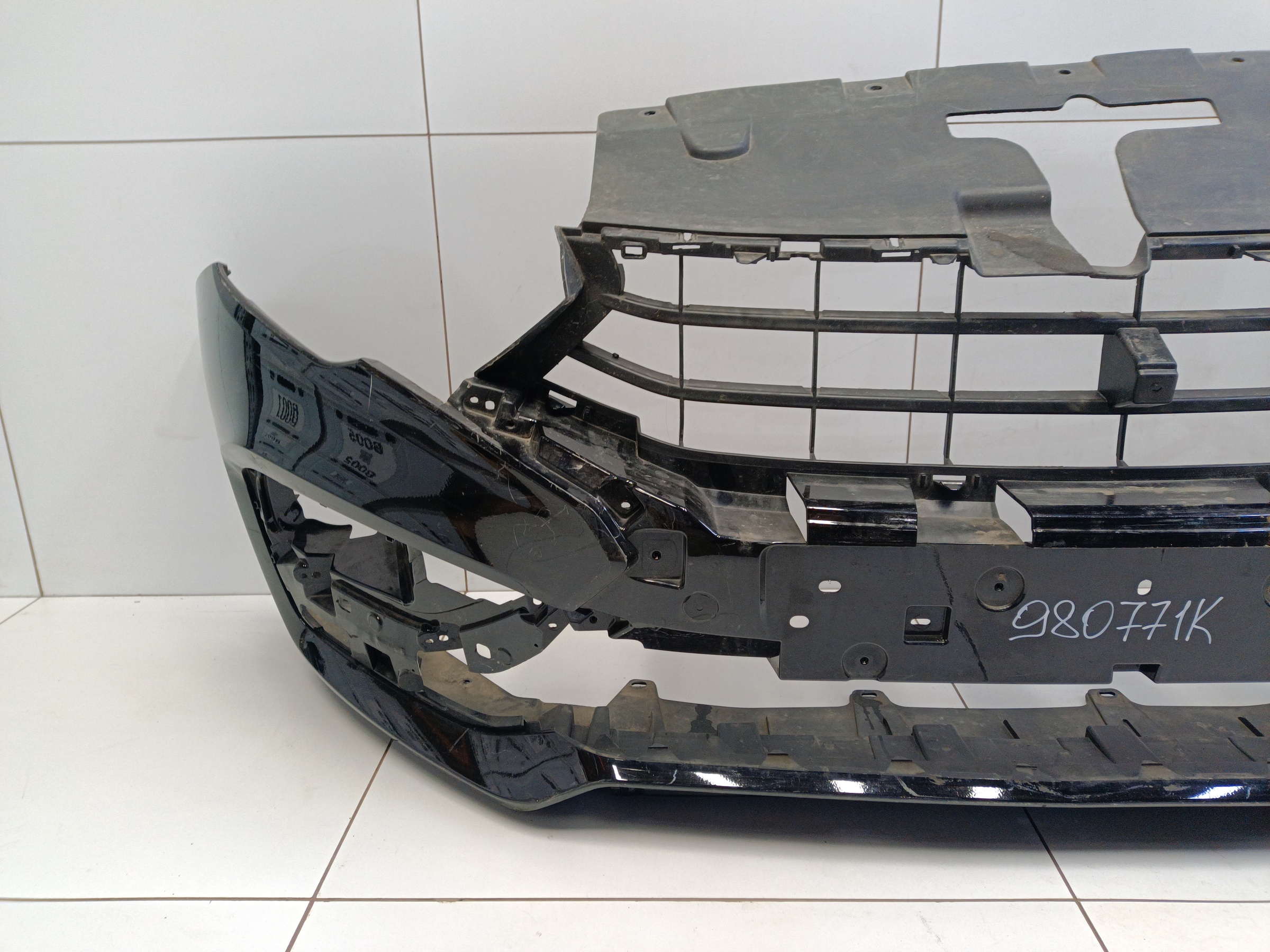 Бампер передний Lada Vesta 1 Restail