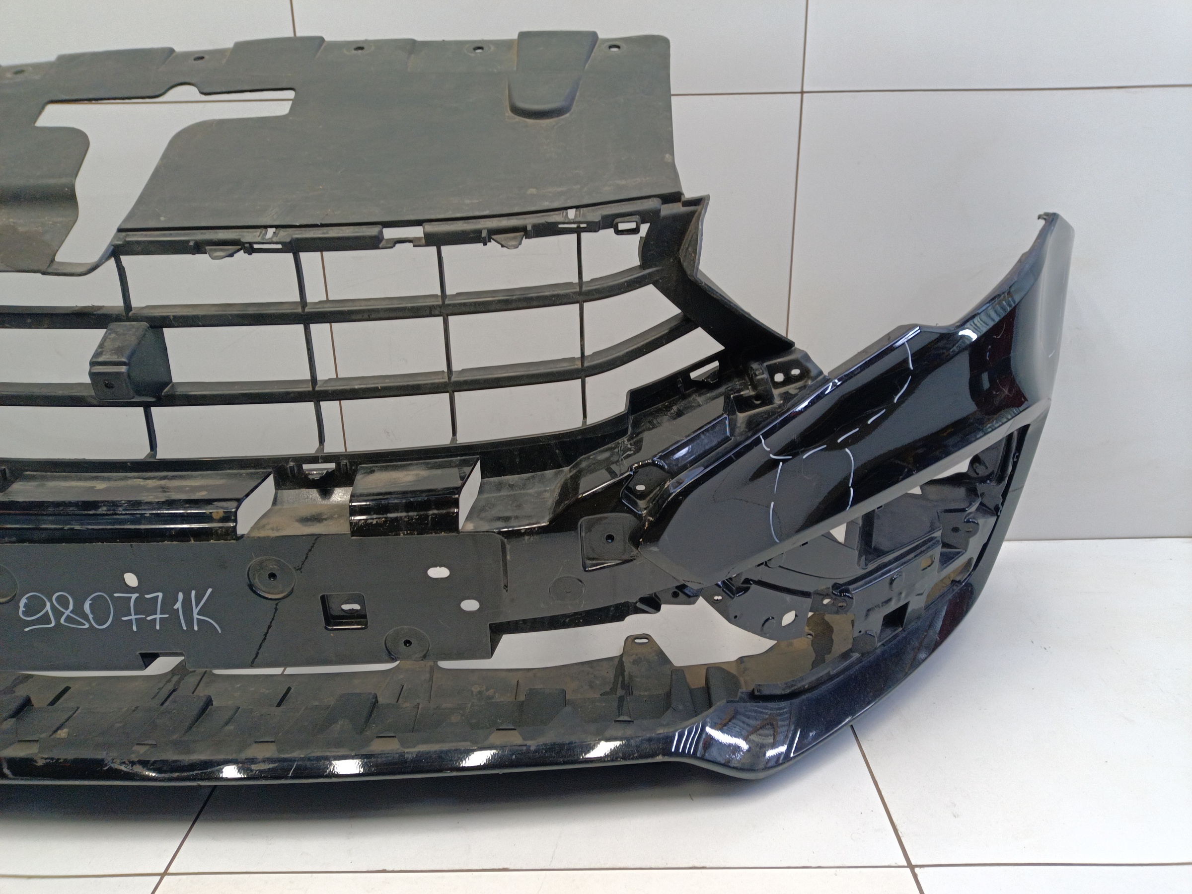 Бампер передний Lada Vesta 1 Restail