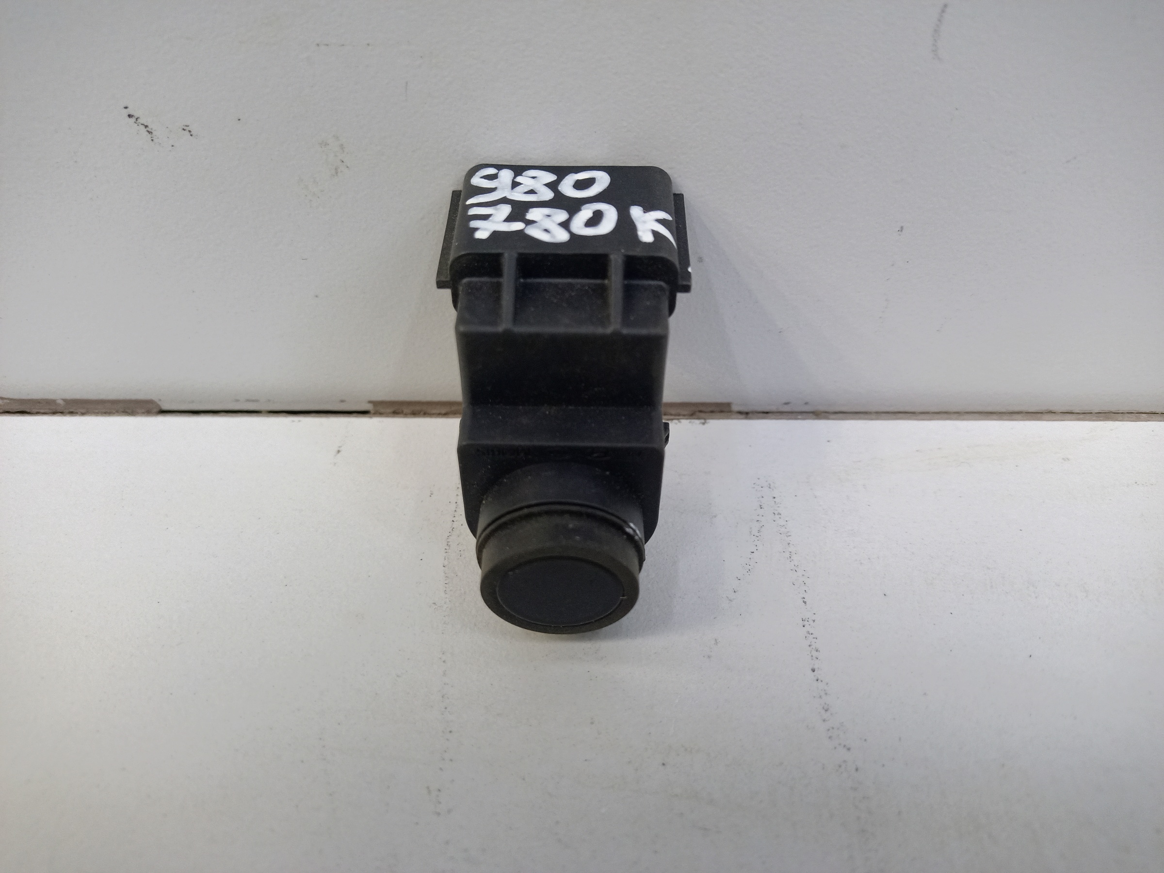 Датчик парковки передний в решетку " парктроник "  Kia Sorento 4