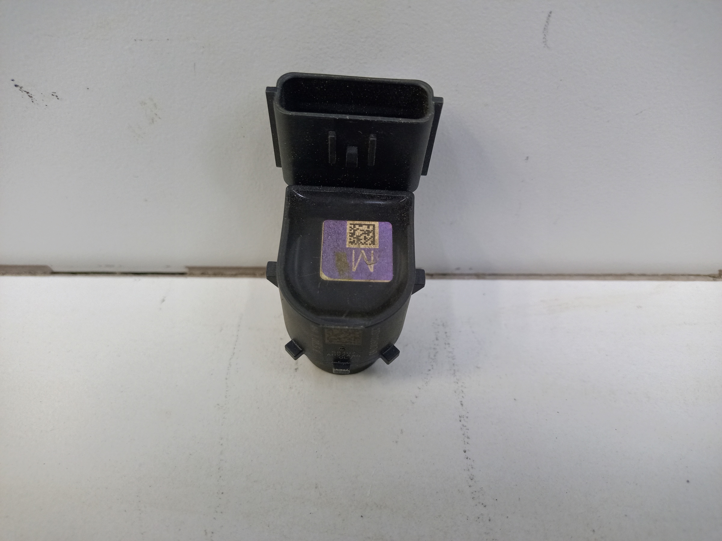 Датчик парковки передний в решетку " парктроник "  Kia Sorento 4