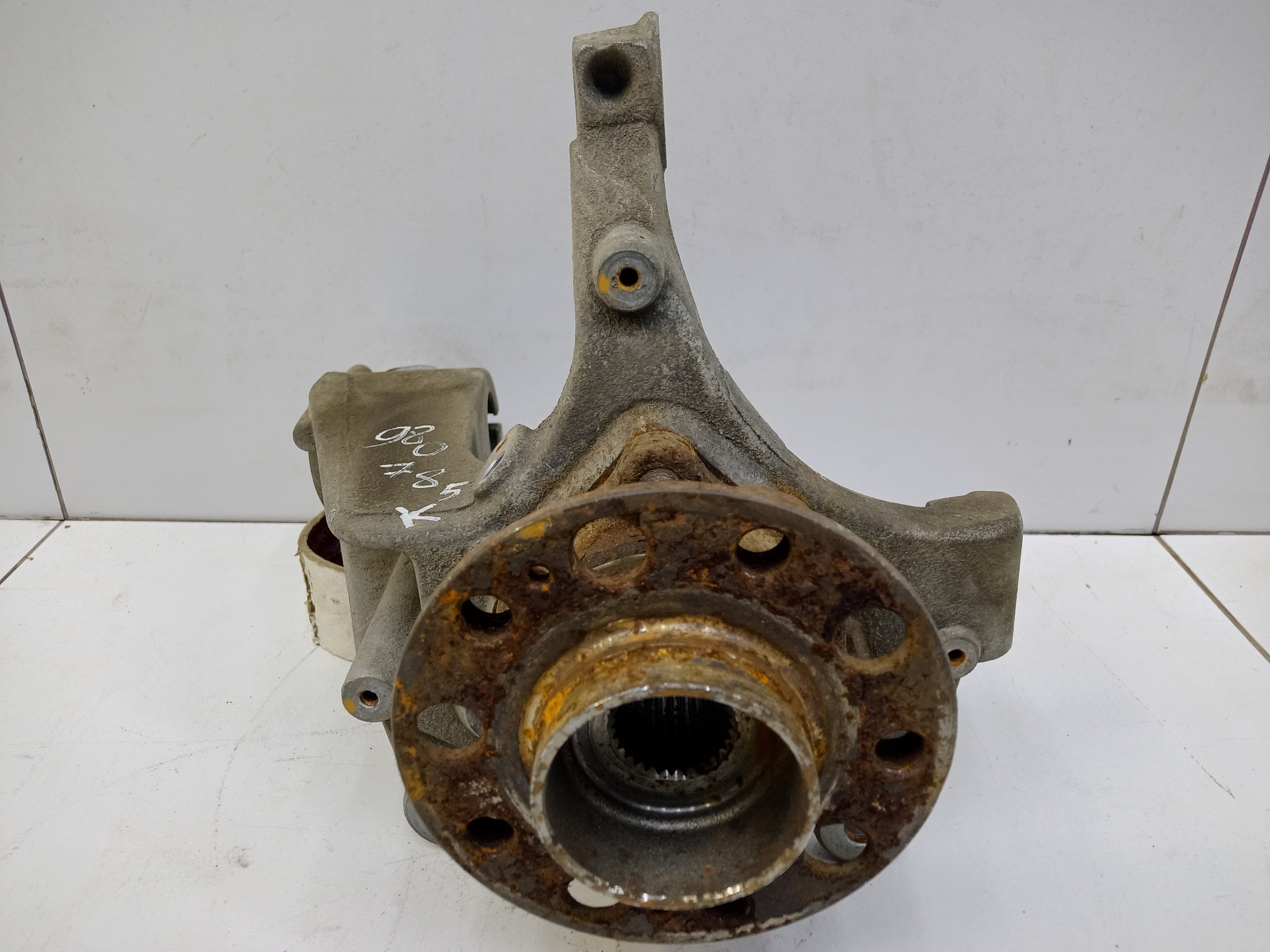 Кулак поворотный передний левый Haval Dargo