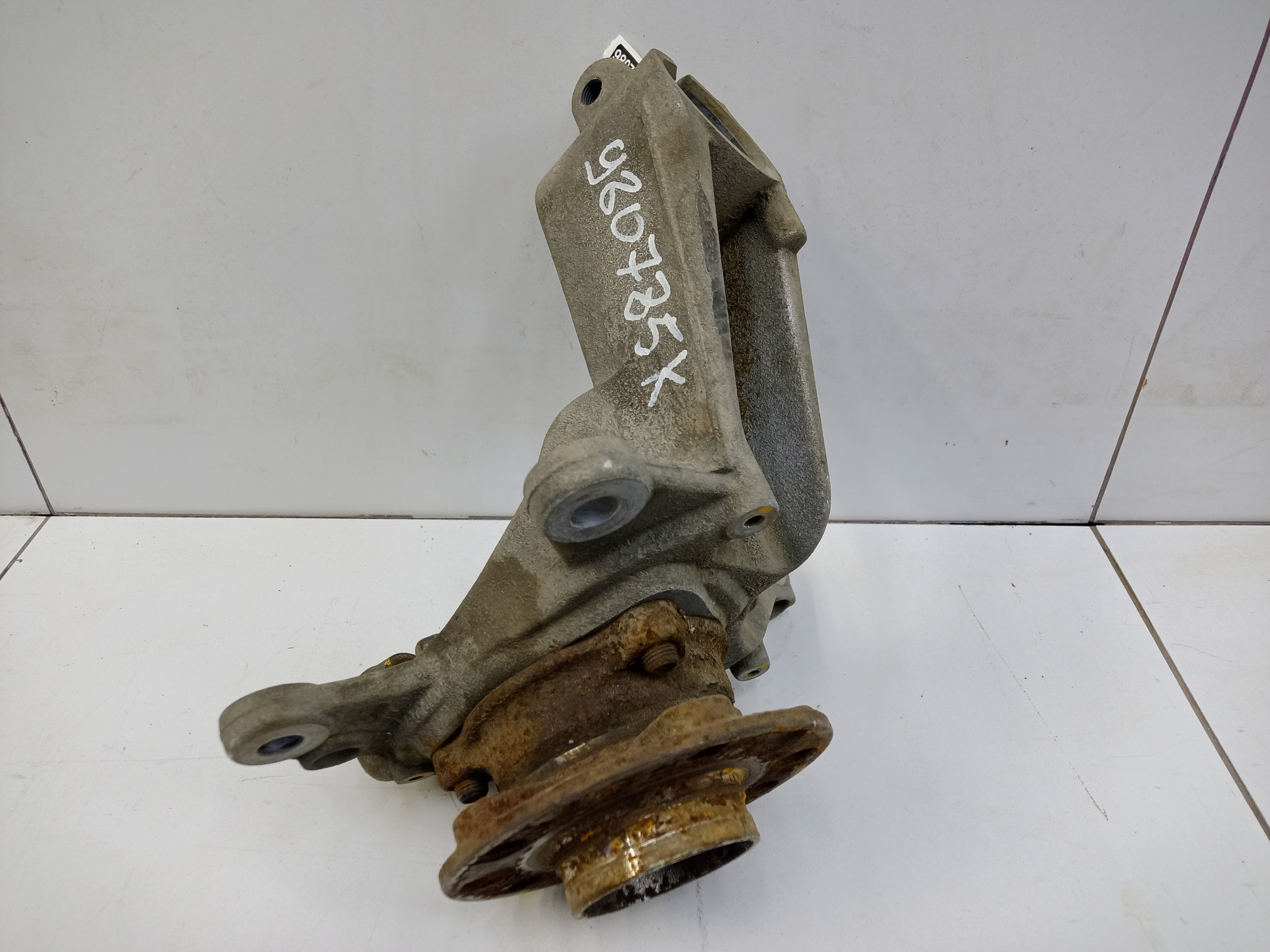 Кулак поворотный передний левый Haval Dargo