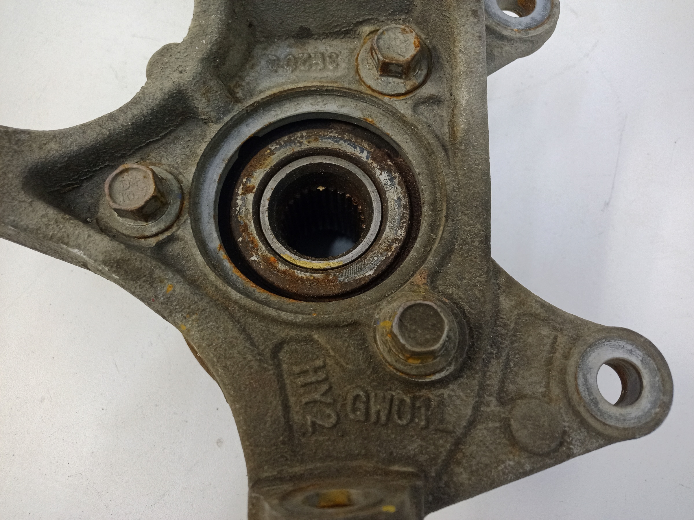 Кулак поворотный передний левый Haval Dargo