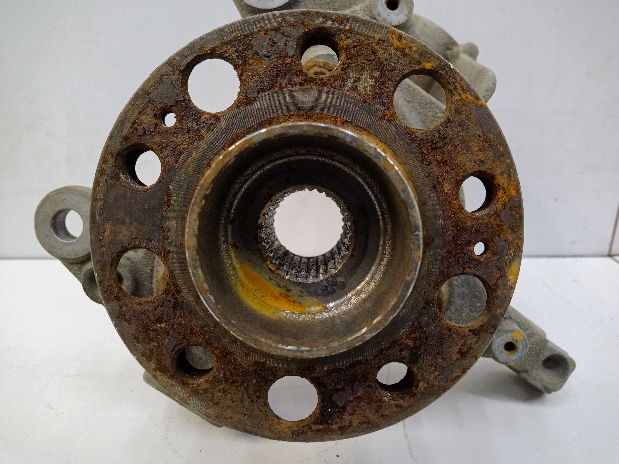 Кулак поворотный передний левый Haval Dargo