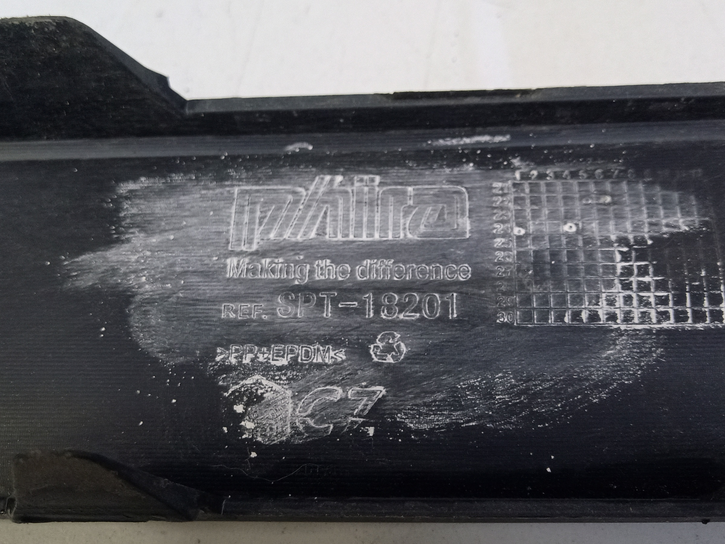 Бампер передний Kia Sportage 4 Restail " Phira "