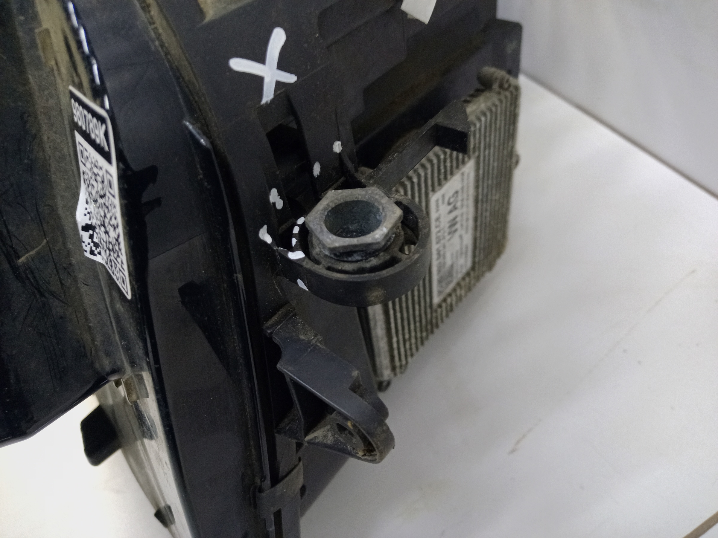 Фара передняя правая Volkswagen Tiguan 2 Restail LED