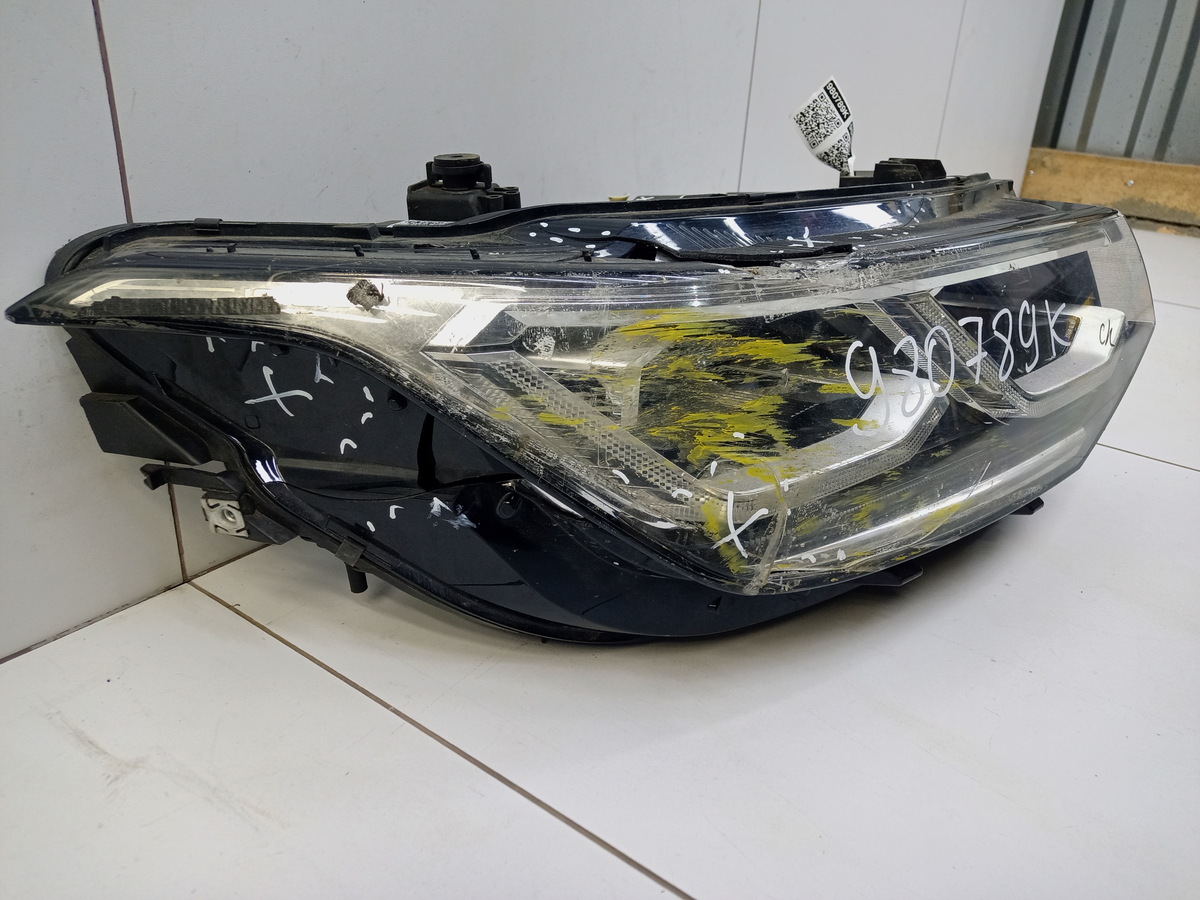 Фара передняя правая Volkswagen Tiguan 2 Restail LED