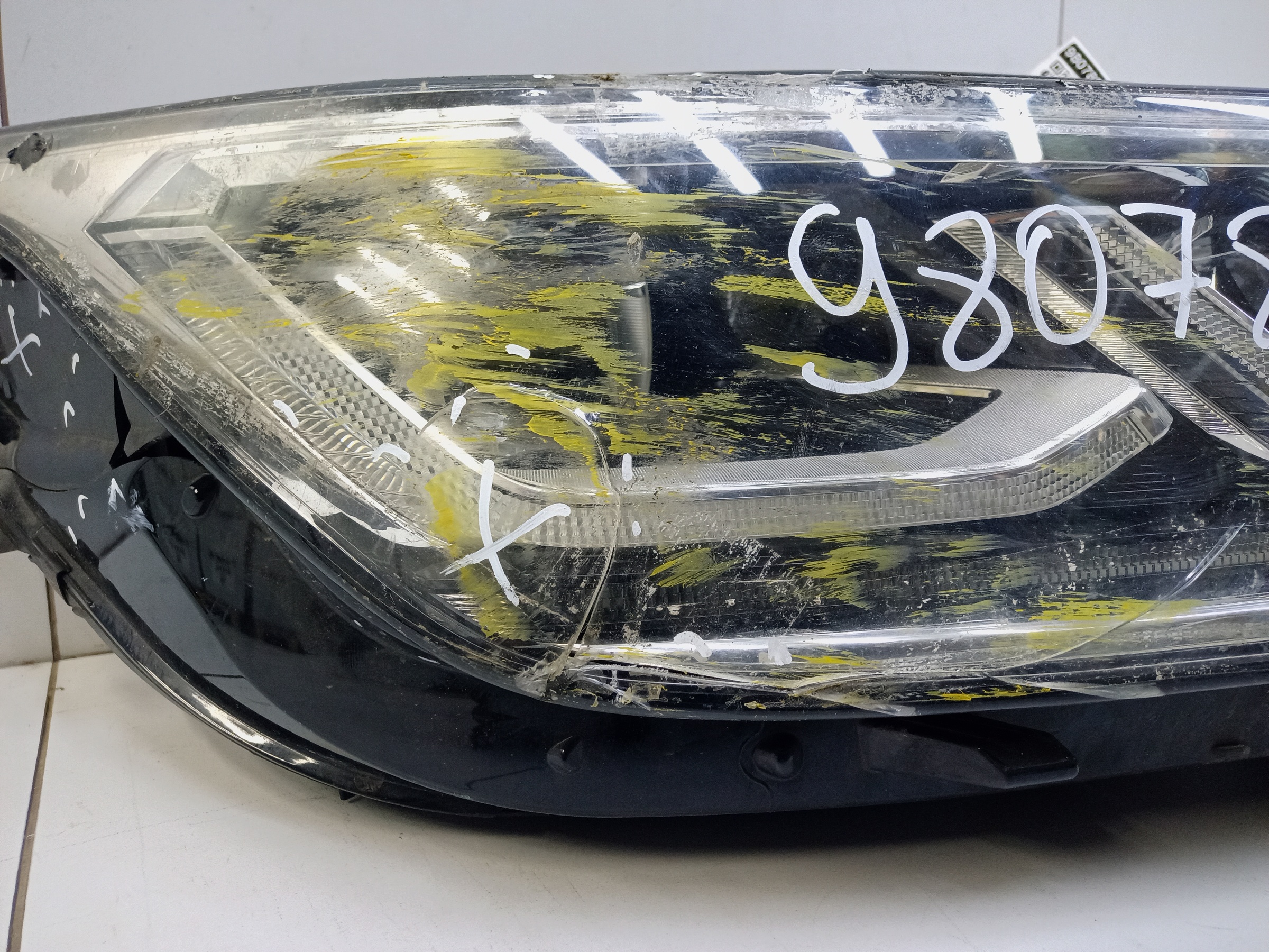 Фара передняя правая Volkswagen Tiguan 2 Restail LED