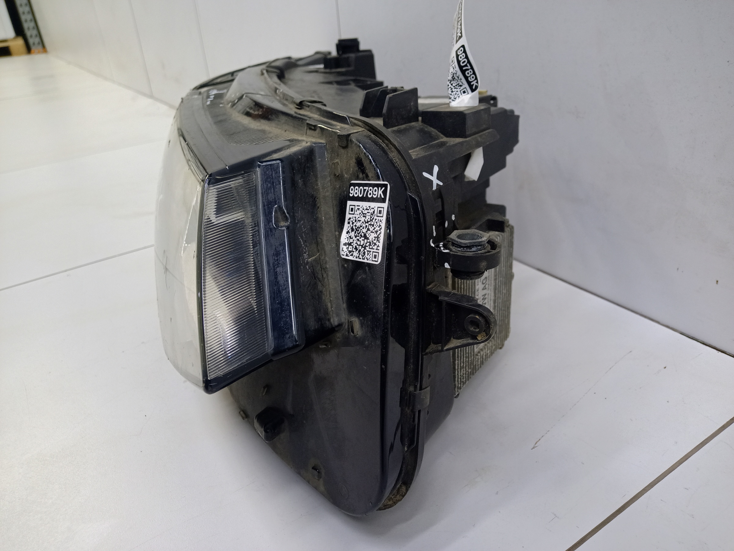 Фара передняя правая Volkswagen Tiguan 2 Restail LED