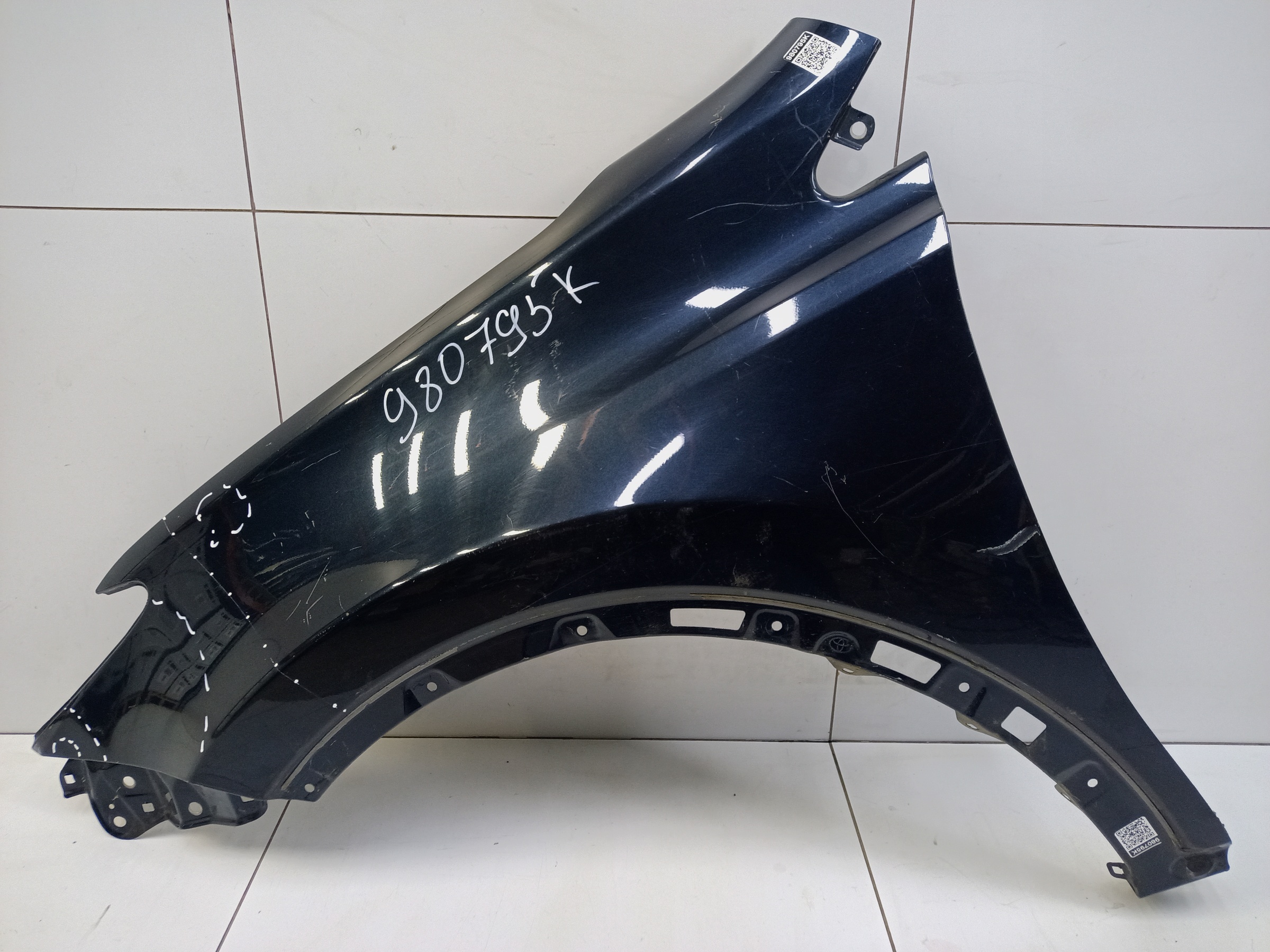Крыло переднее левое Toyota RAV4 CA40
