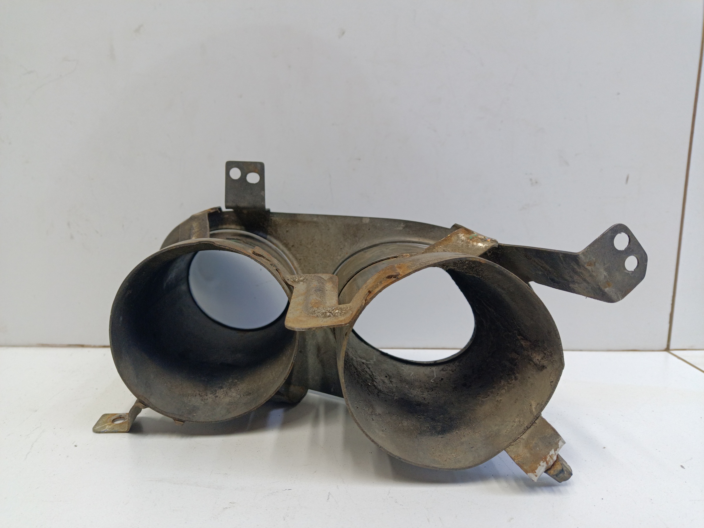 Насадка глушителя левая Geely Tugella Restail