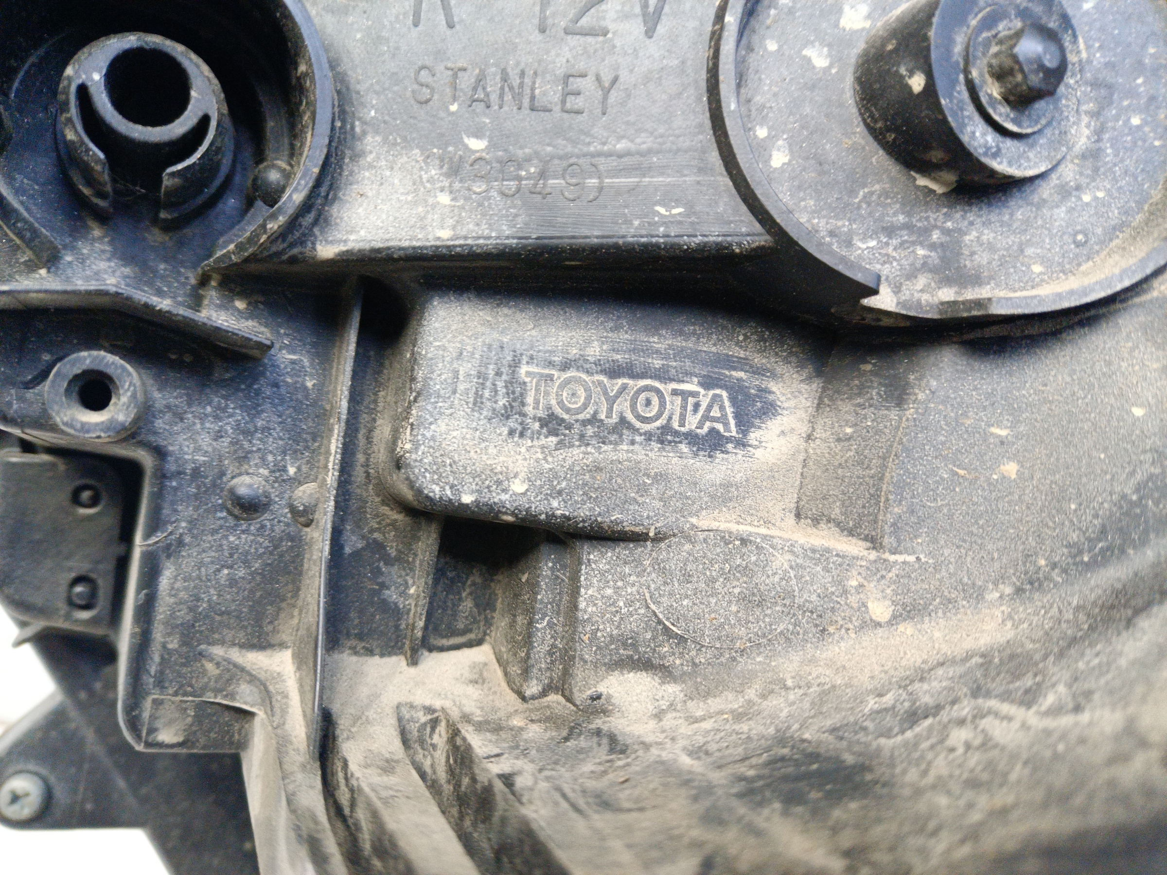 Фара передняя правая Toyota RAV4 CA40 Restail галоген линза ДХО