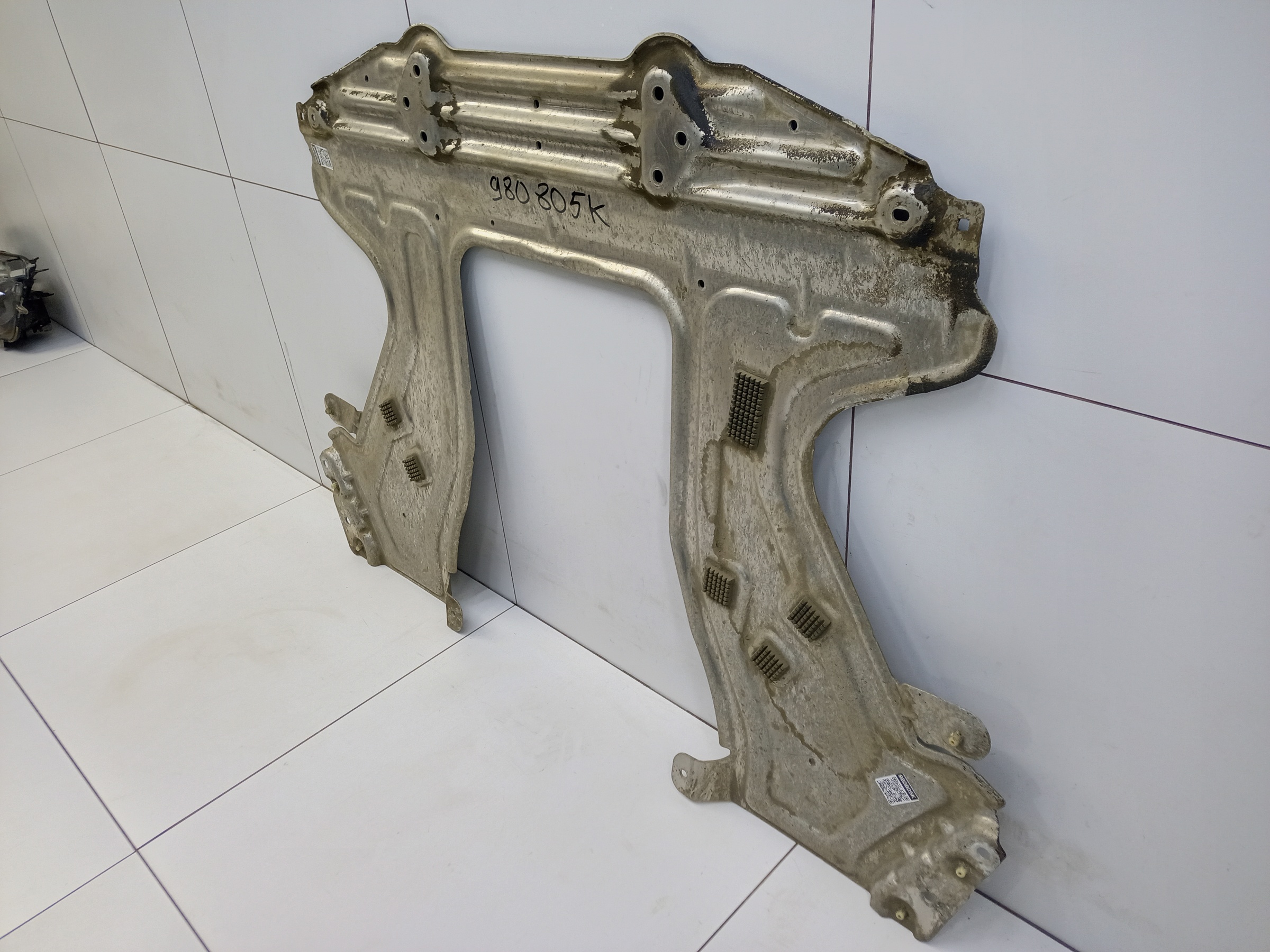 Защита топливного бака BMW 8er G14