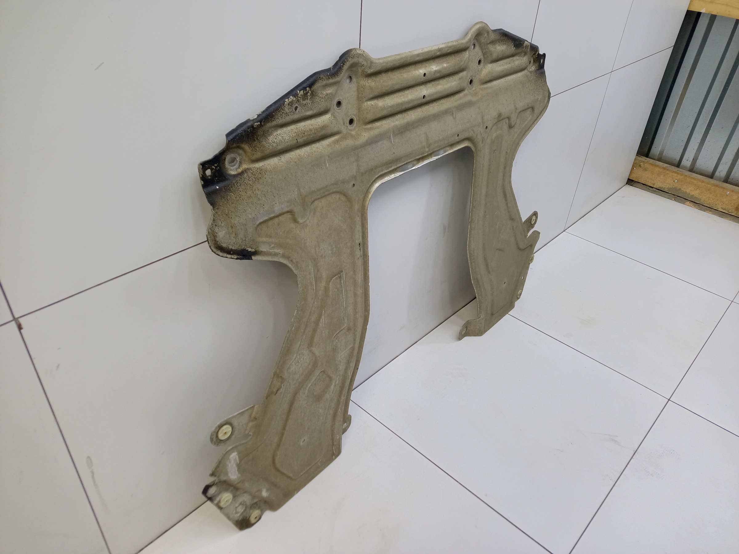 Защита топливного бака BMW 8er G14