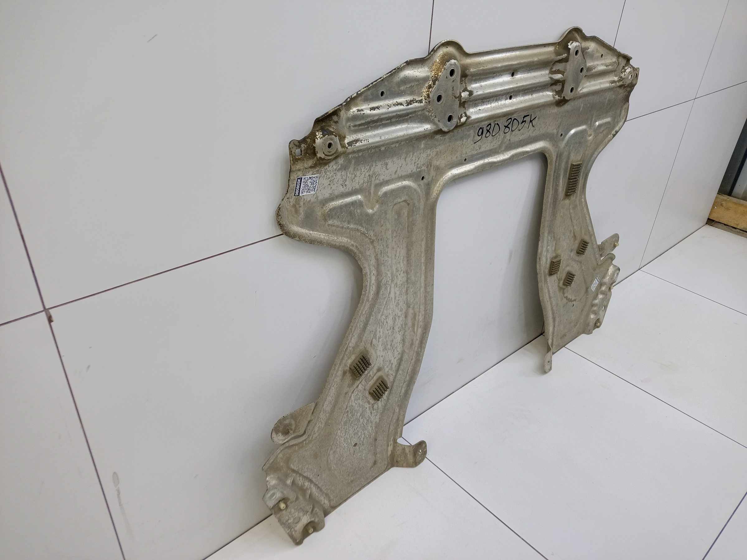 Защита топливного бака BMW 8er G14