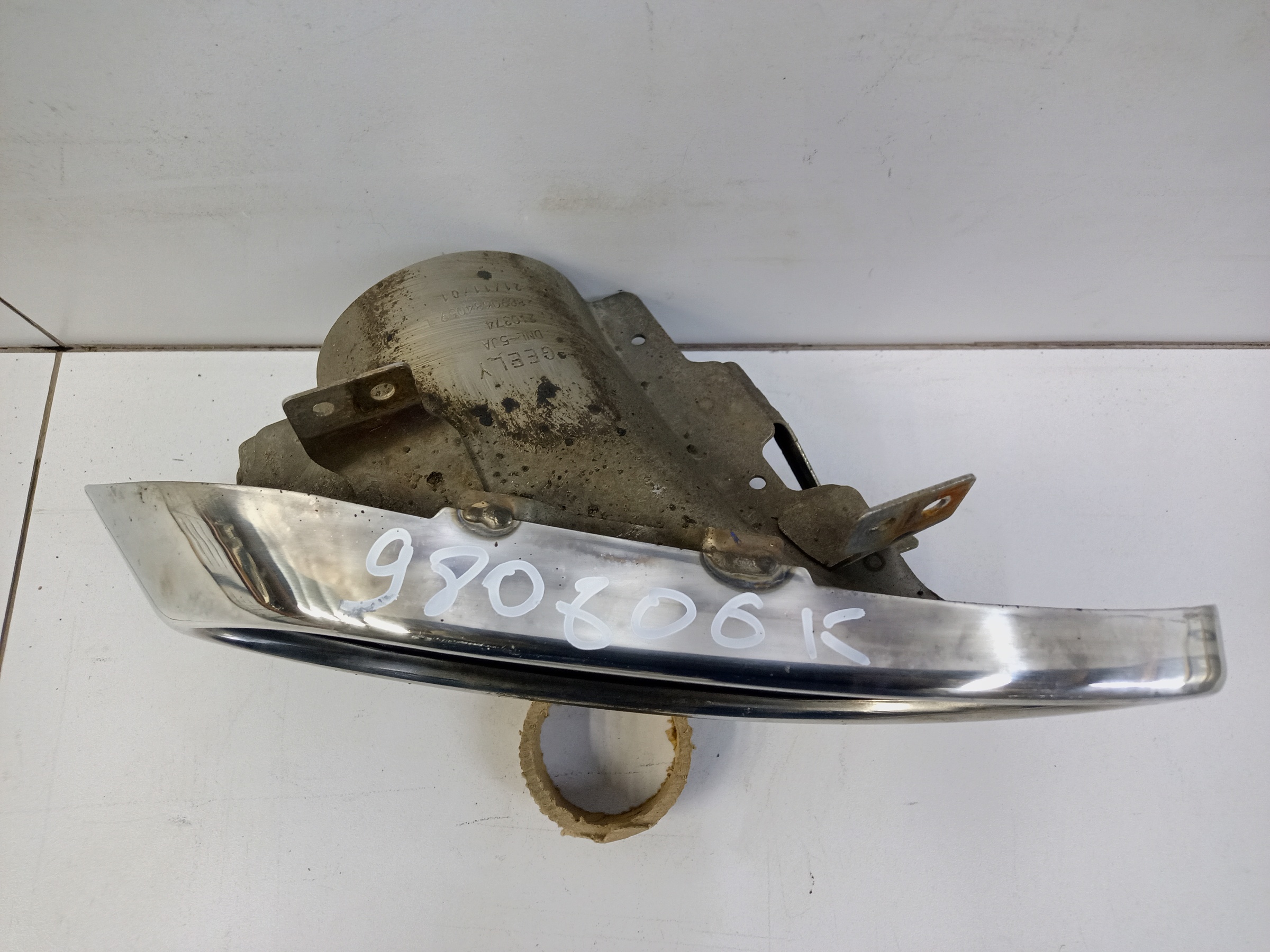 Насадка глушителя левая Geely Tugella