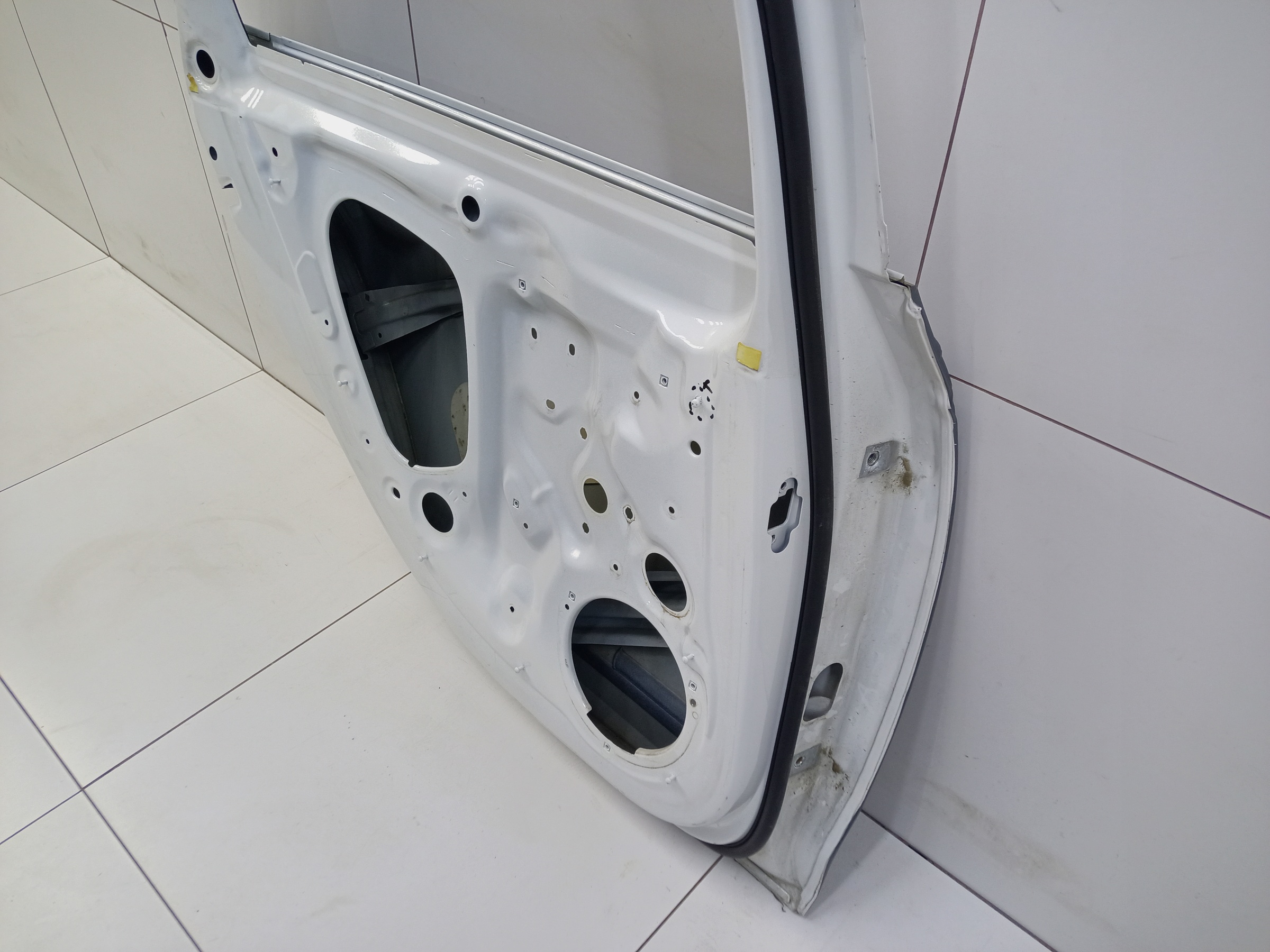 Дверь задняя левая Audi A4 B9 Sedan