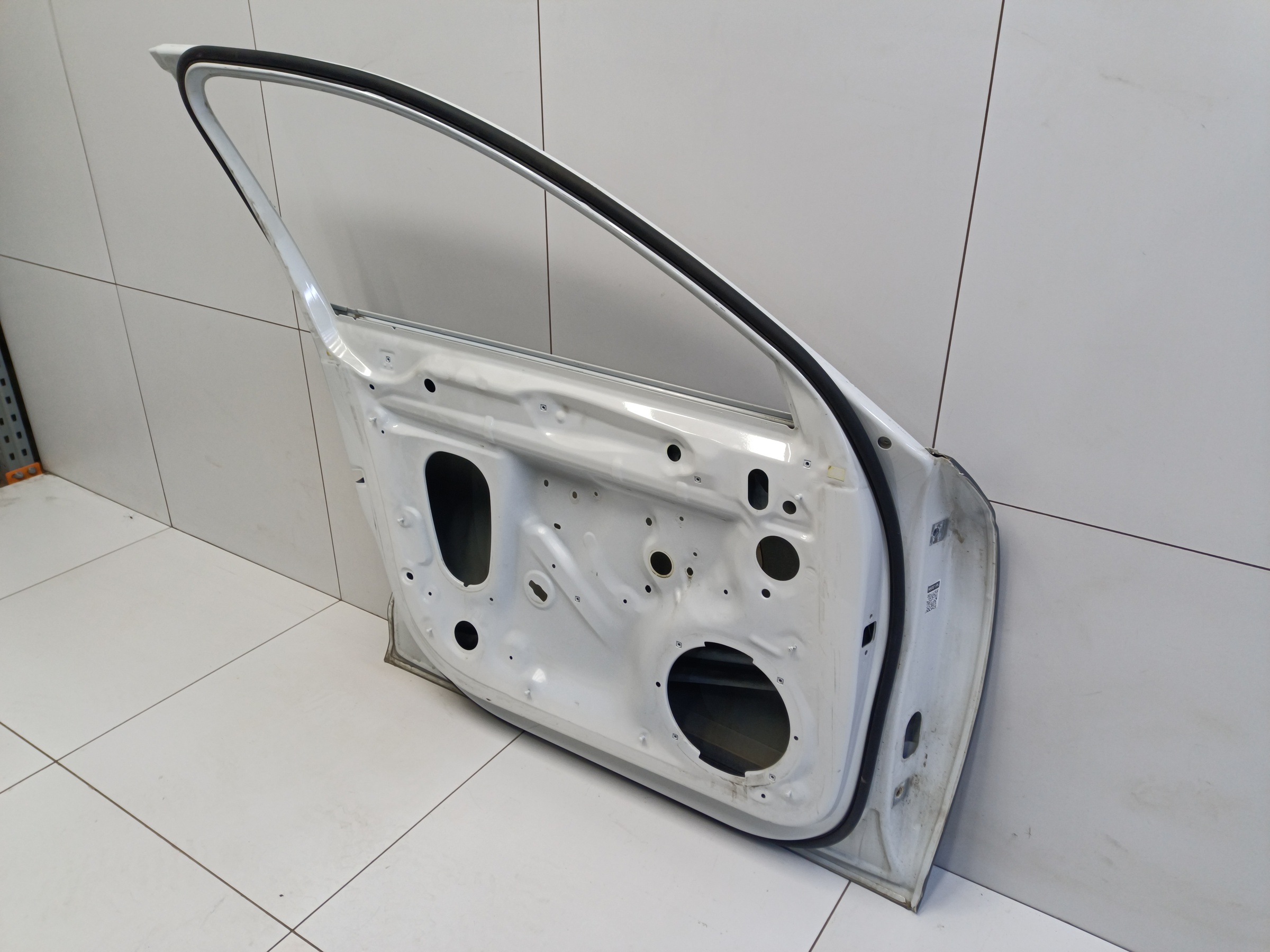 Дверь передняя левая Audi A4 B9