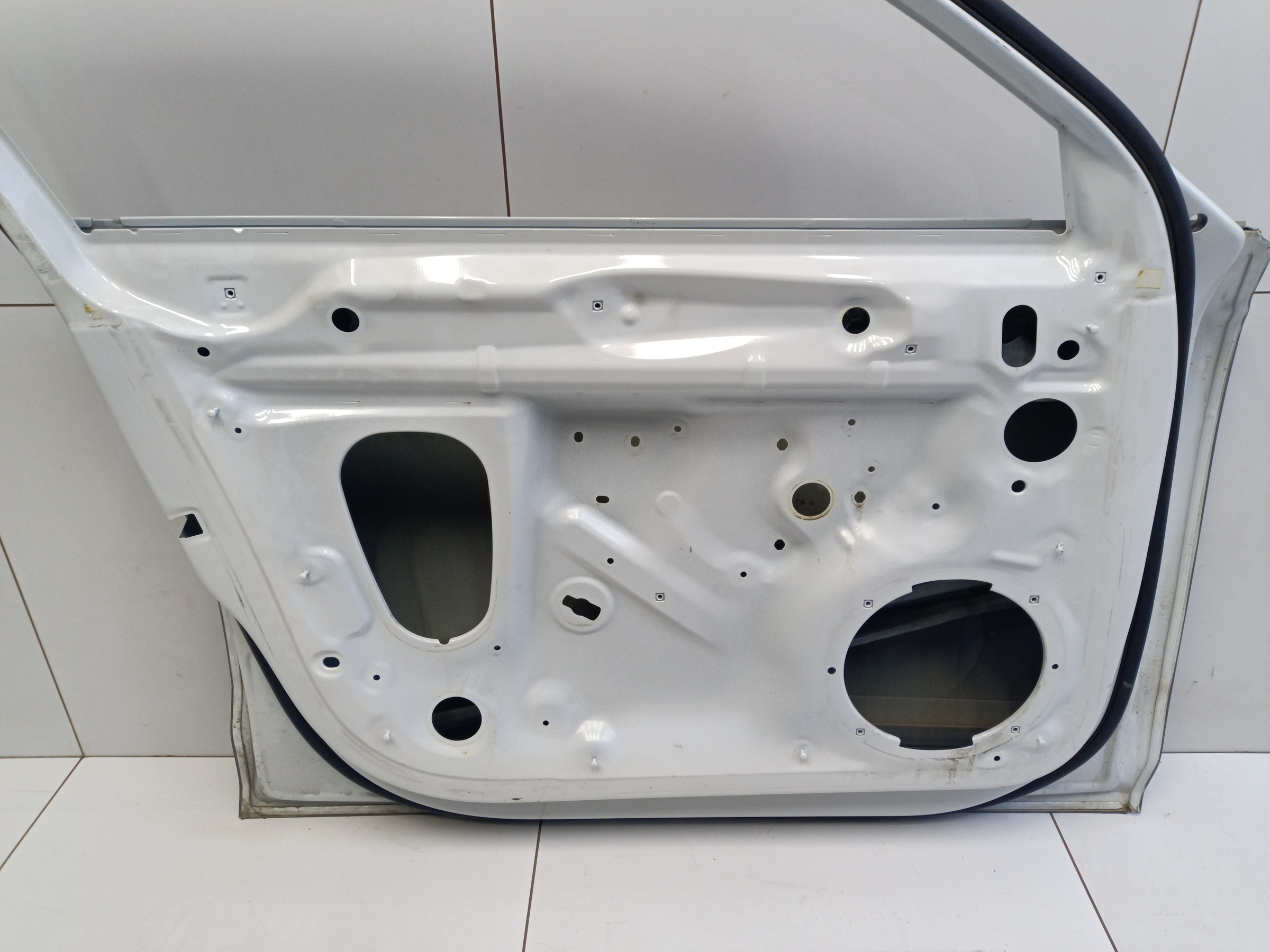 Дверь передняя левая Audi A4 B9