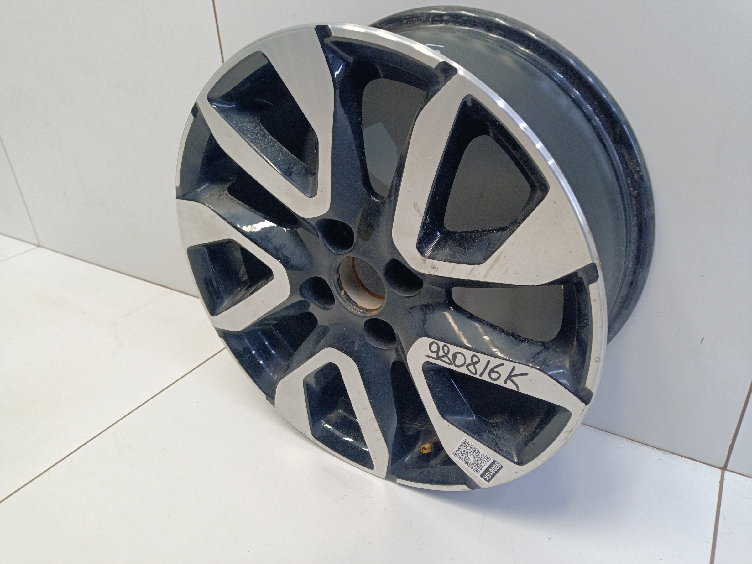 Диск колеса литой Lada Granta 1 Restail R15