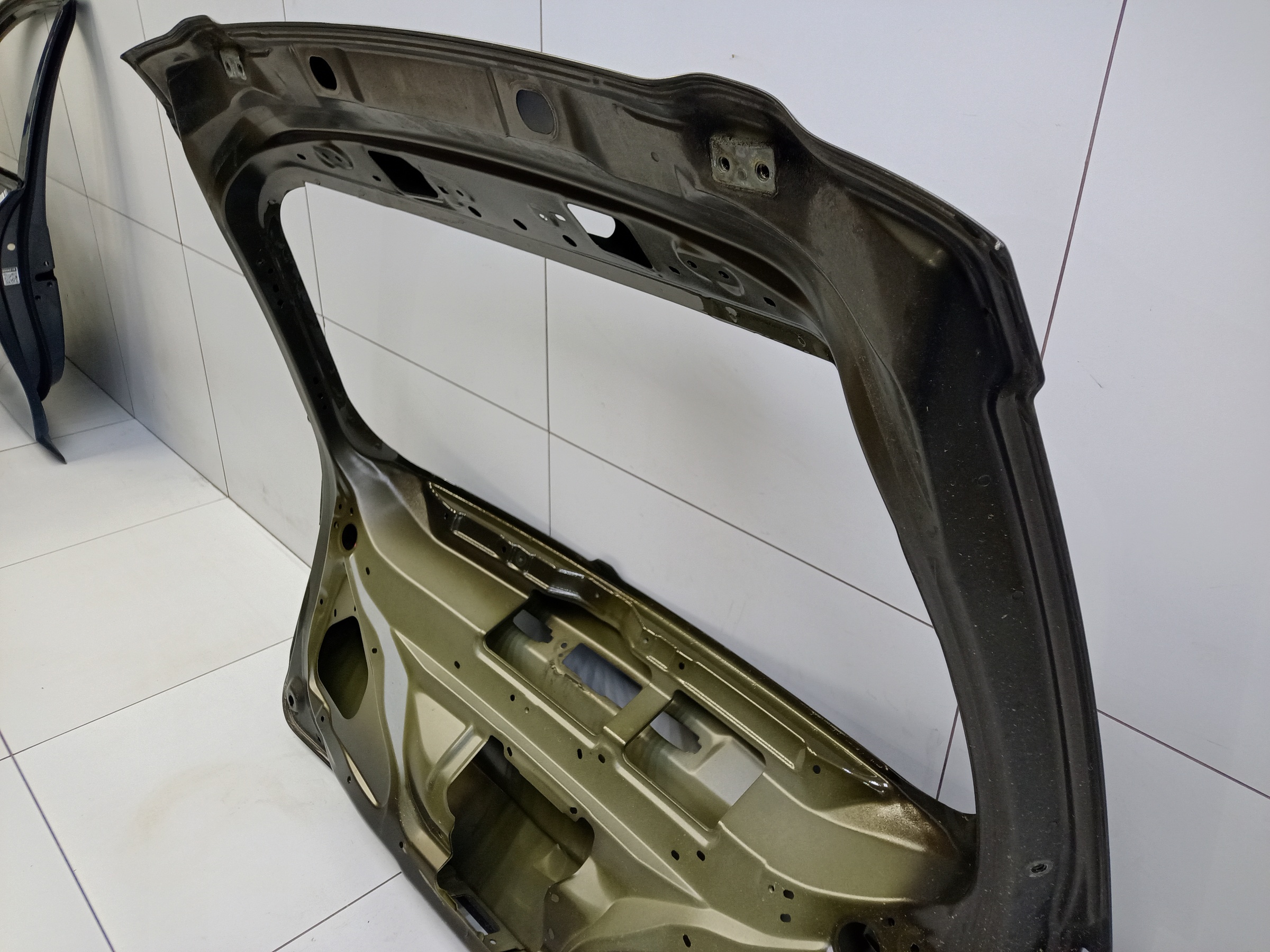 Крышка багажника Mitsubishi Outlander 3 Restail 2 без камеры