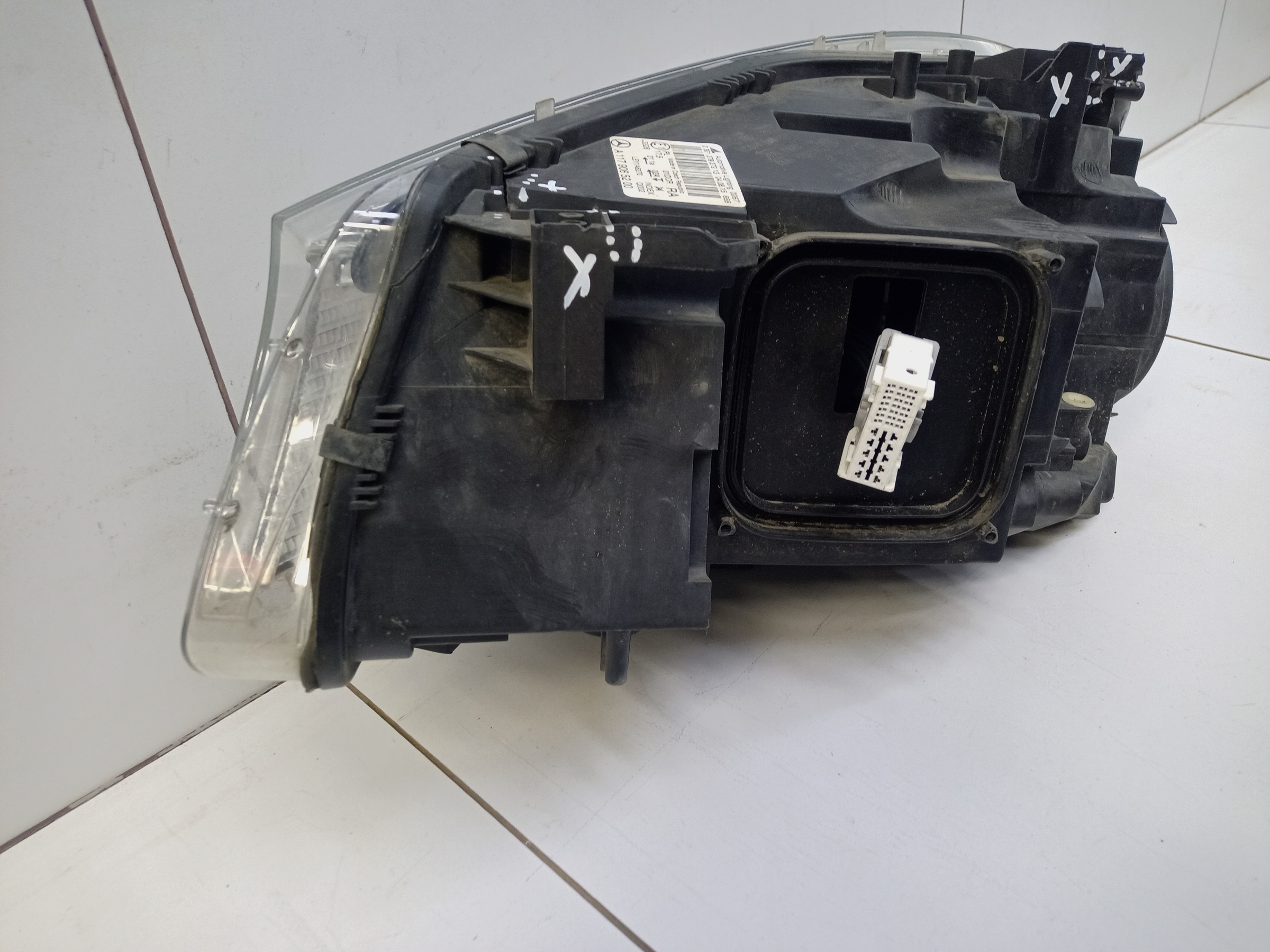 Фара передняя правая Mercedes Benz CLA-Klasse C117 ксенон