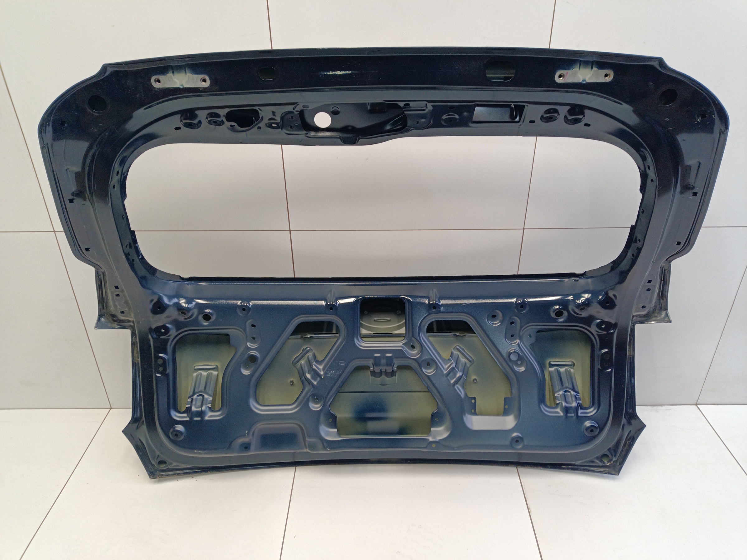 Крышка багажника Kia Sorento 4