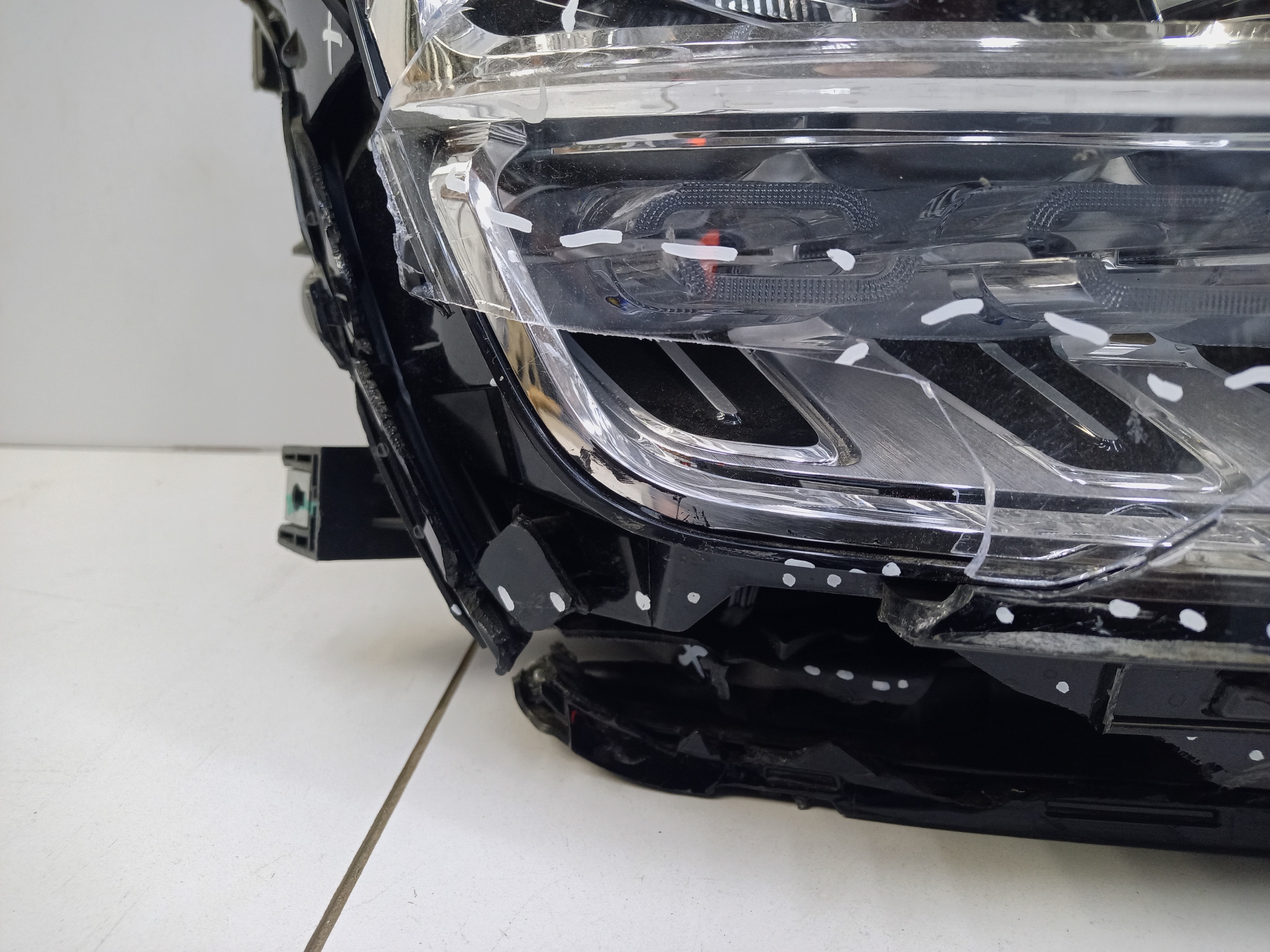 Фара передняя правая Tank 500 LED