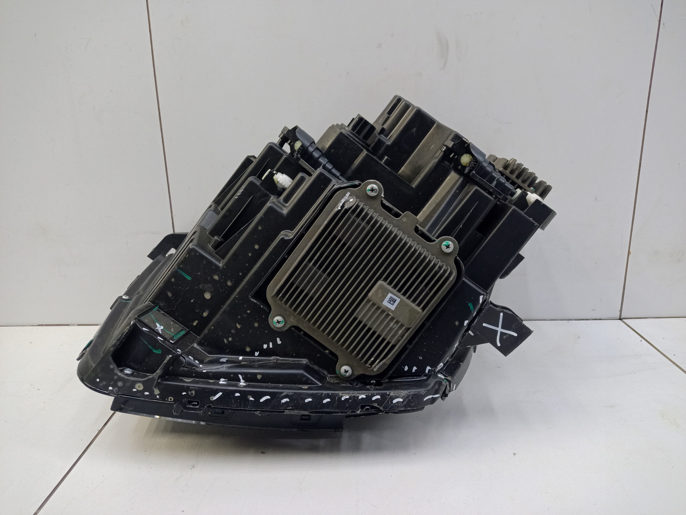 Фара передняя правая Tank 500 LED