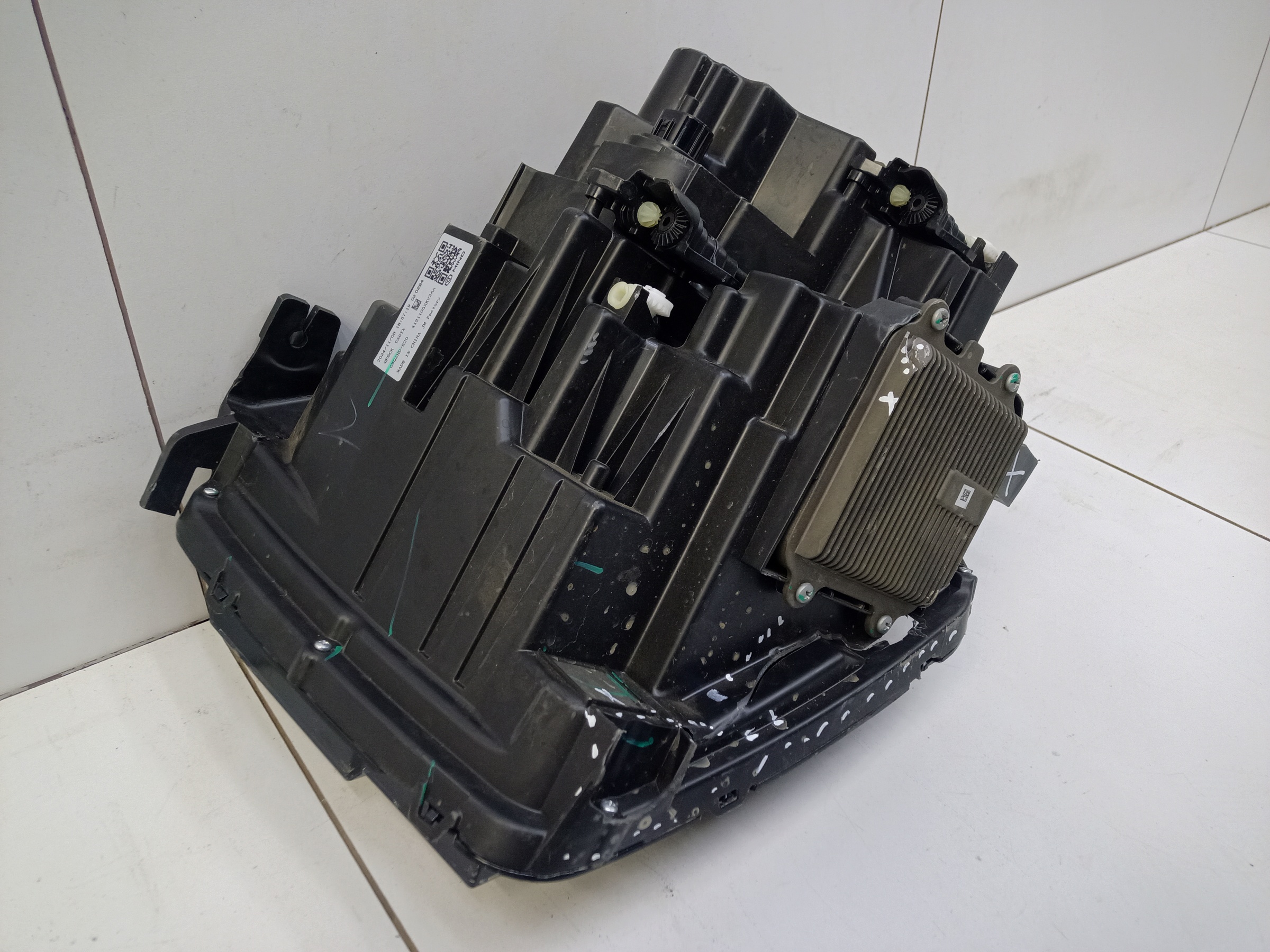 Фара передняя правая Tank 500 LED