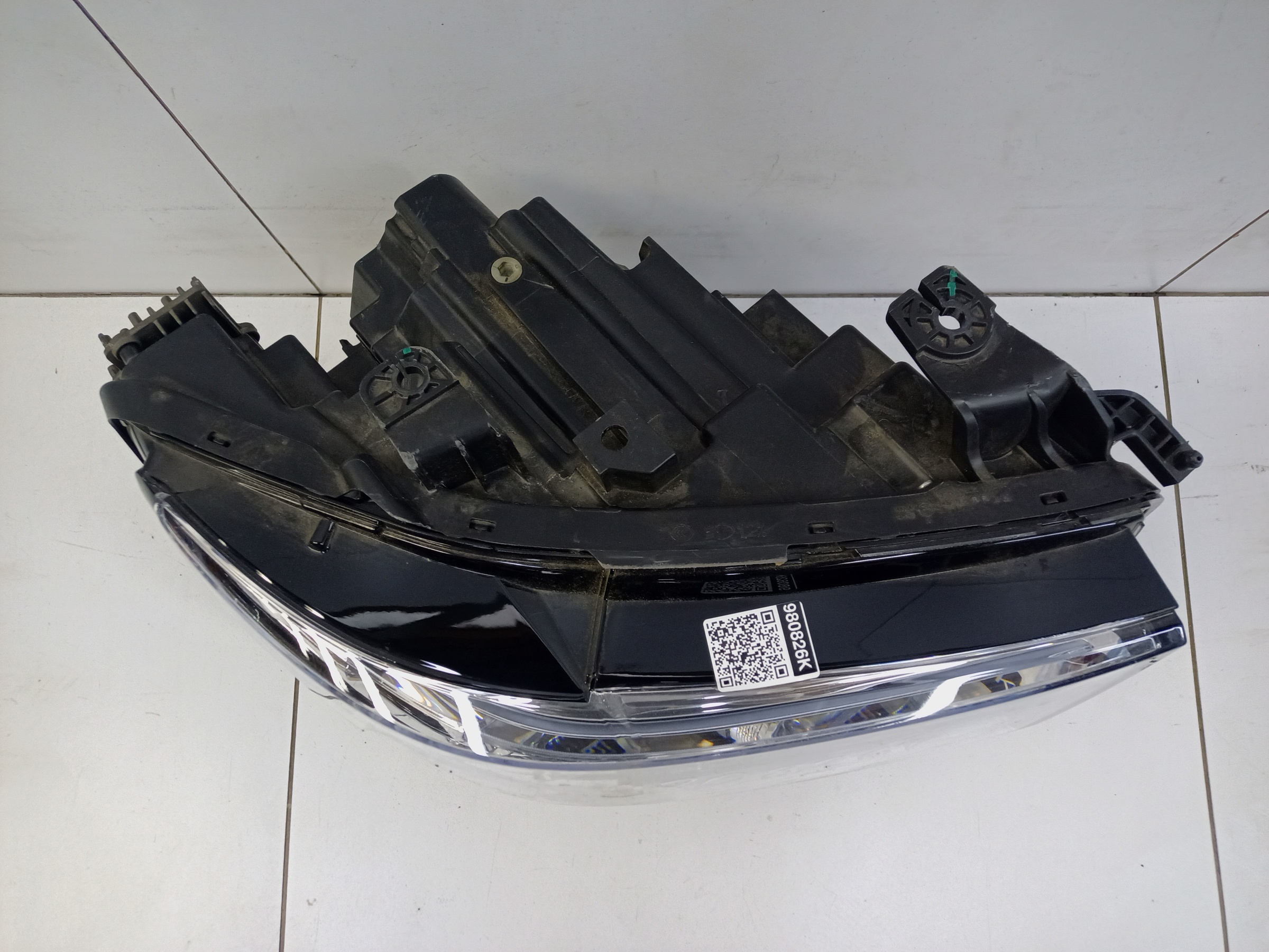 Фара передняя правая Tank 500 LED