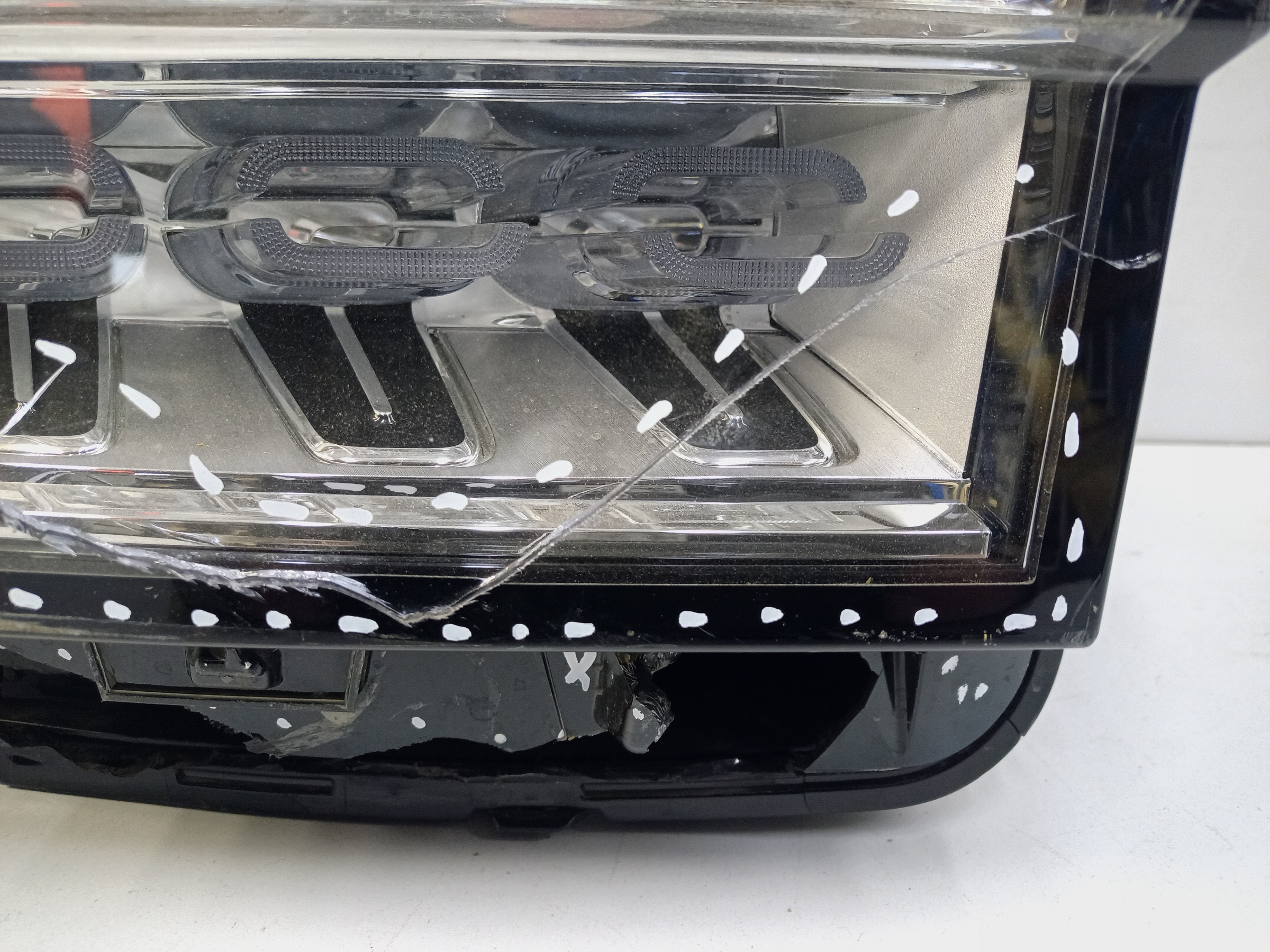 Фара передняя правая Tank 500 LED