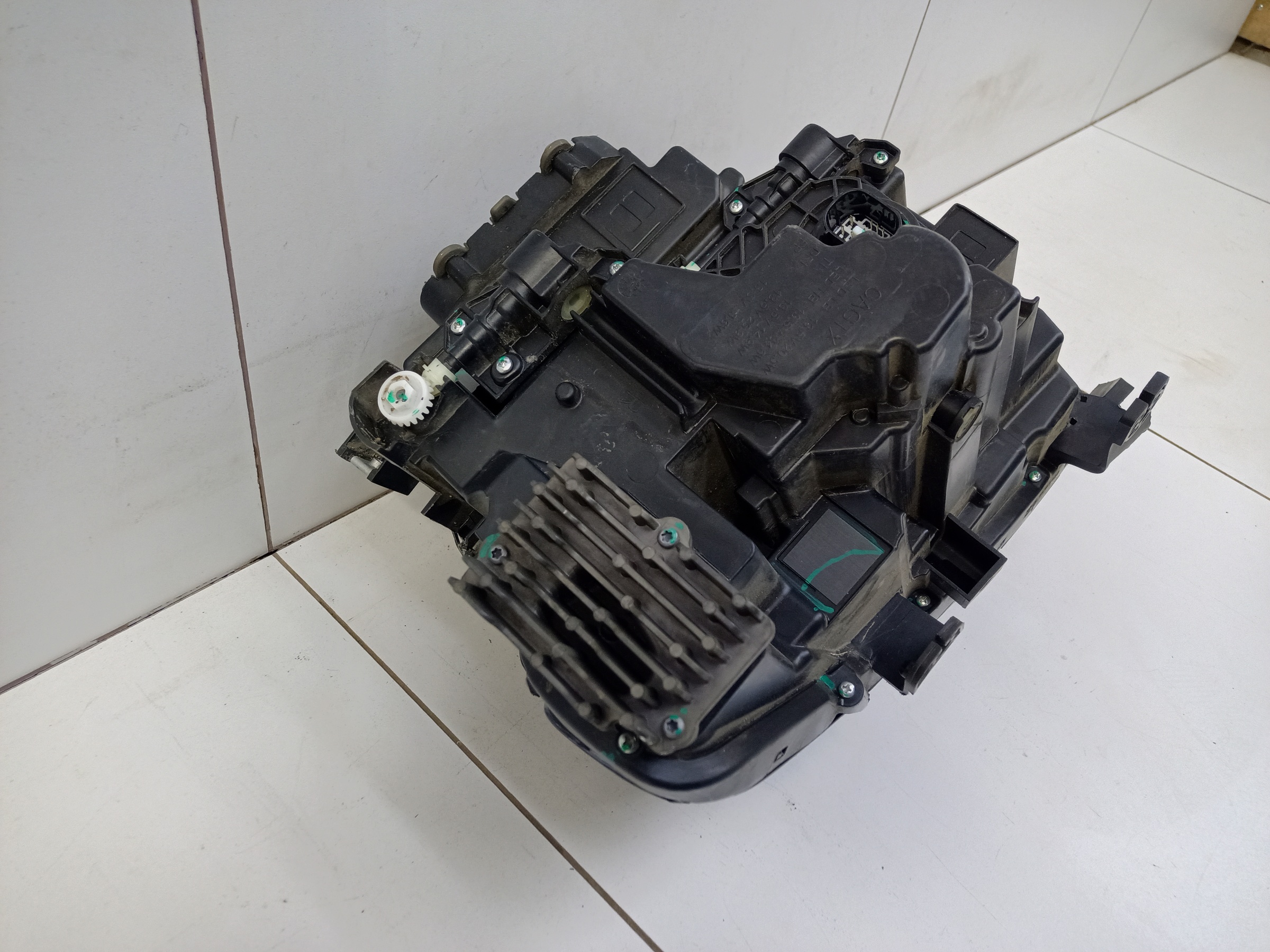 Фара передняя правая Tank 500 LED