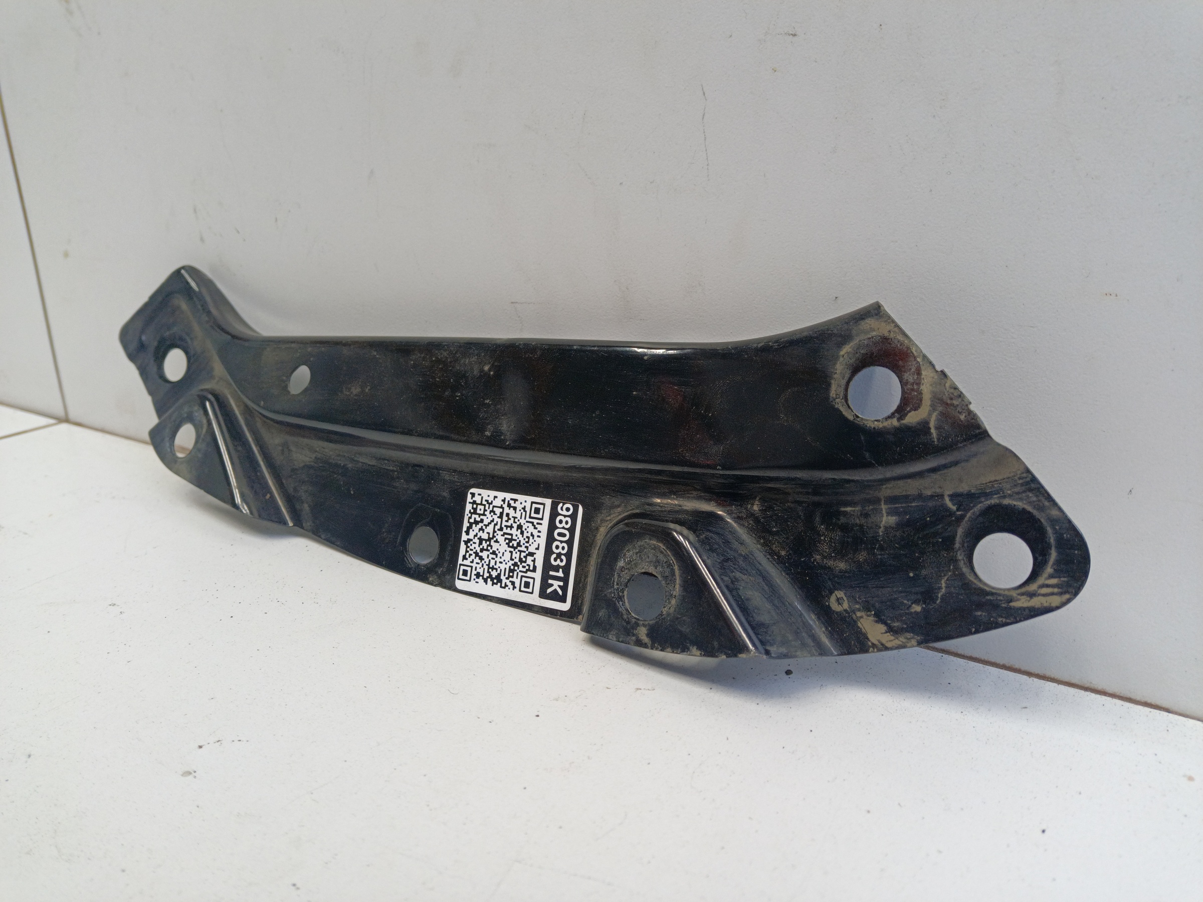 Кронштейн фары передней правой Volkswagen Polo 5 Sedan